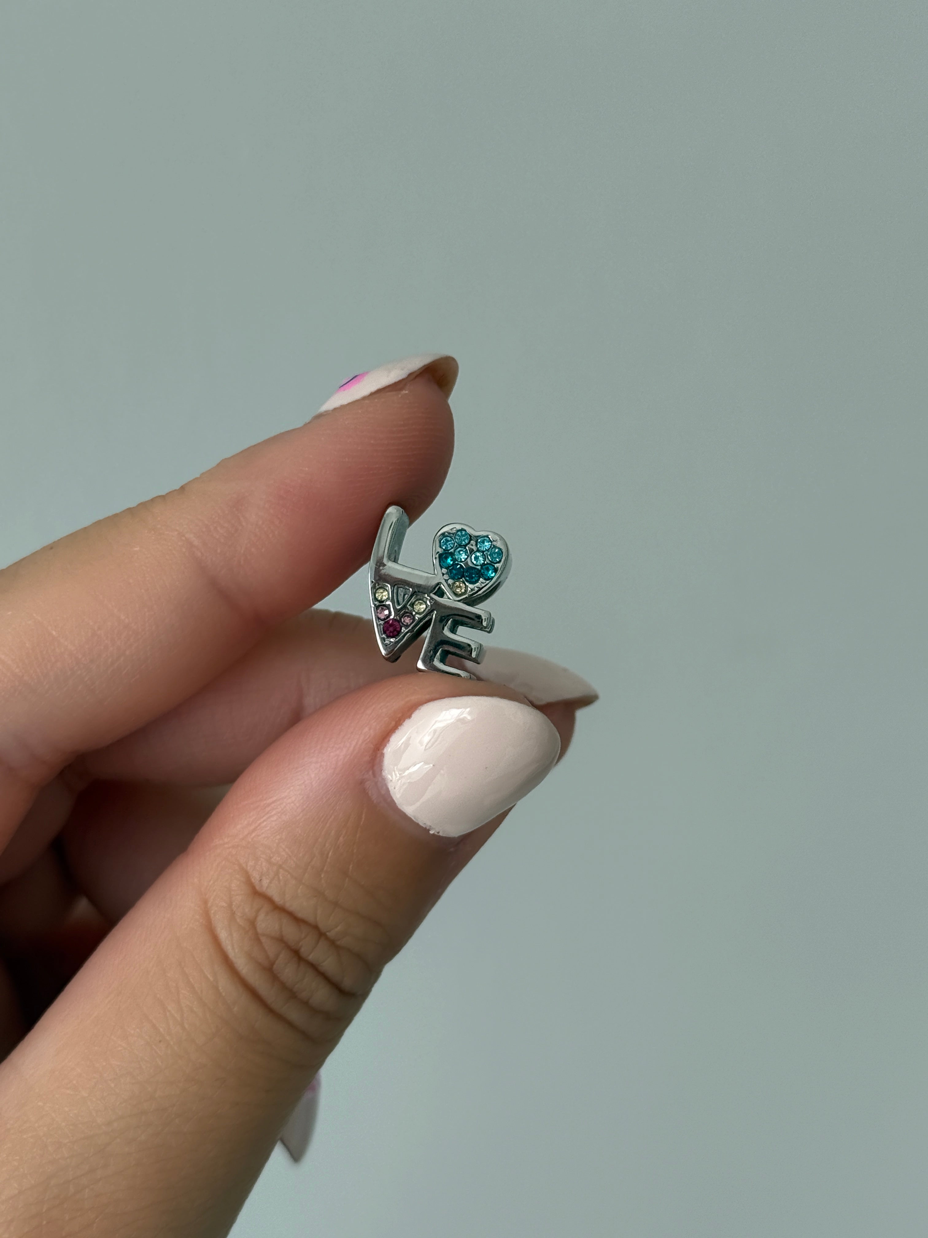 Çelik Renkli Taşlı Love Charm