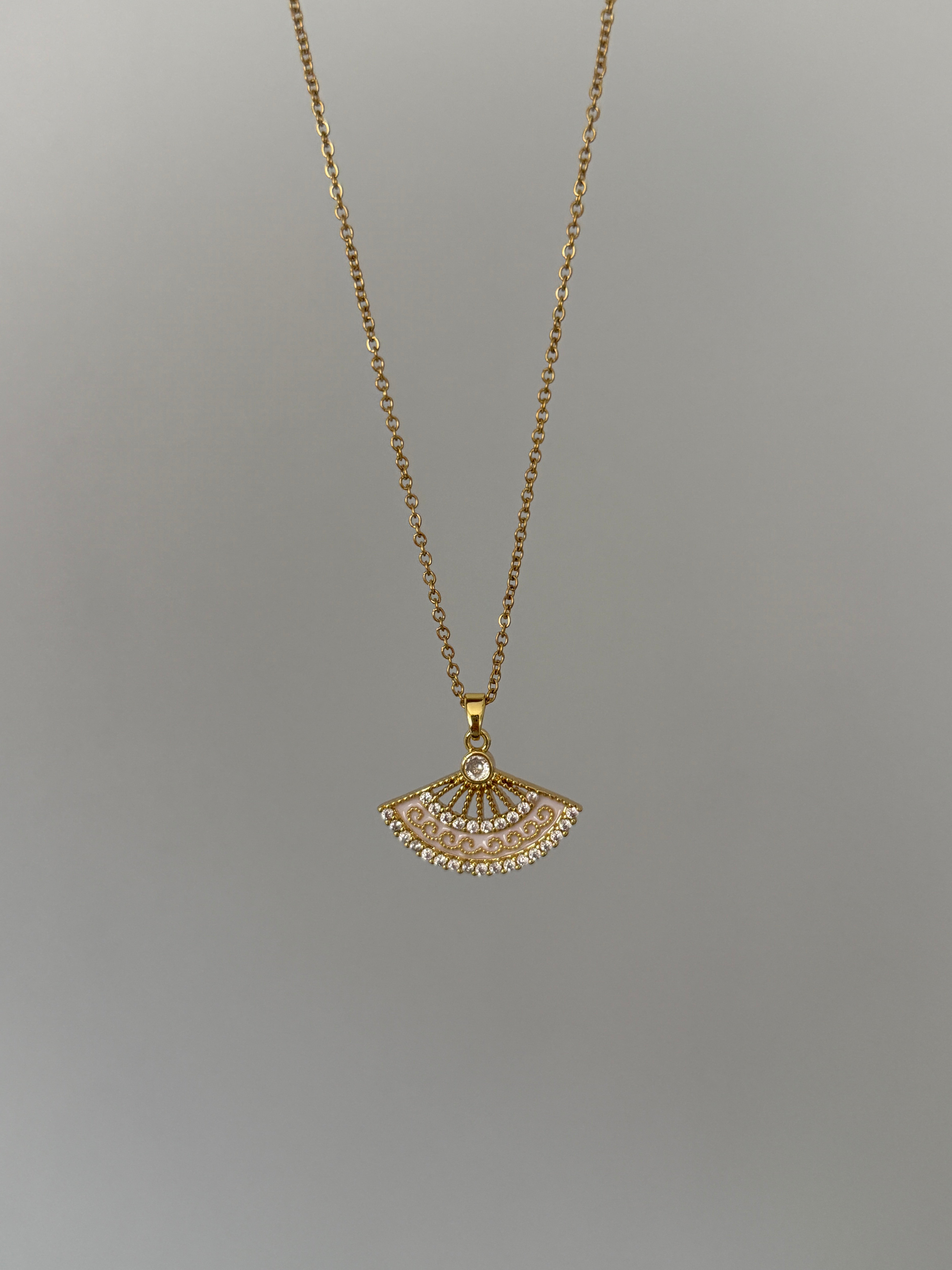 Çelik Gold Taşlı Yelpaze Kolye