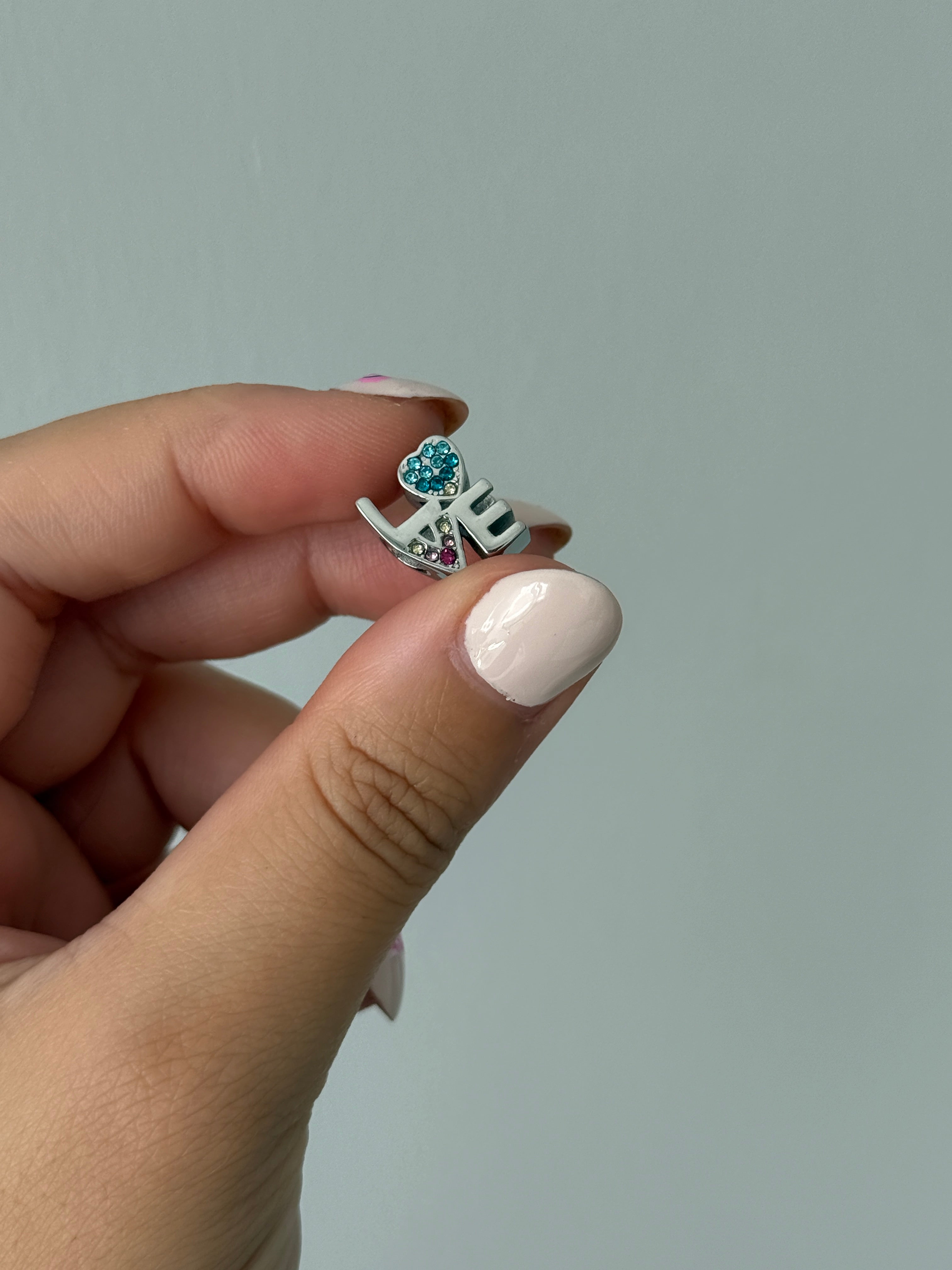 Çelik Renkli Taşlı Love Charm