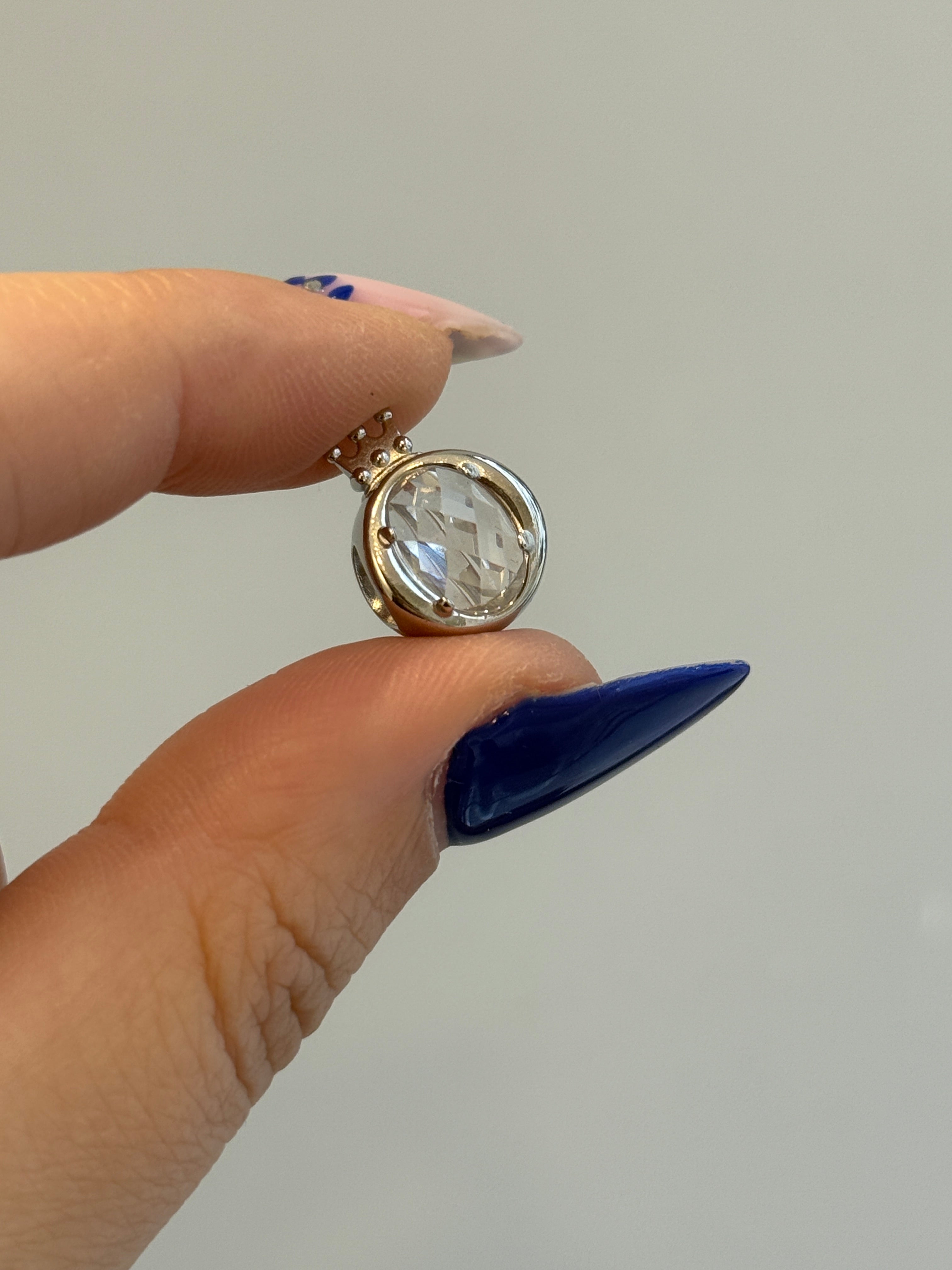 Çelik Taşlı Taç Charm