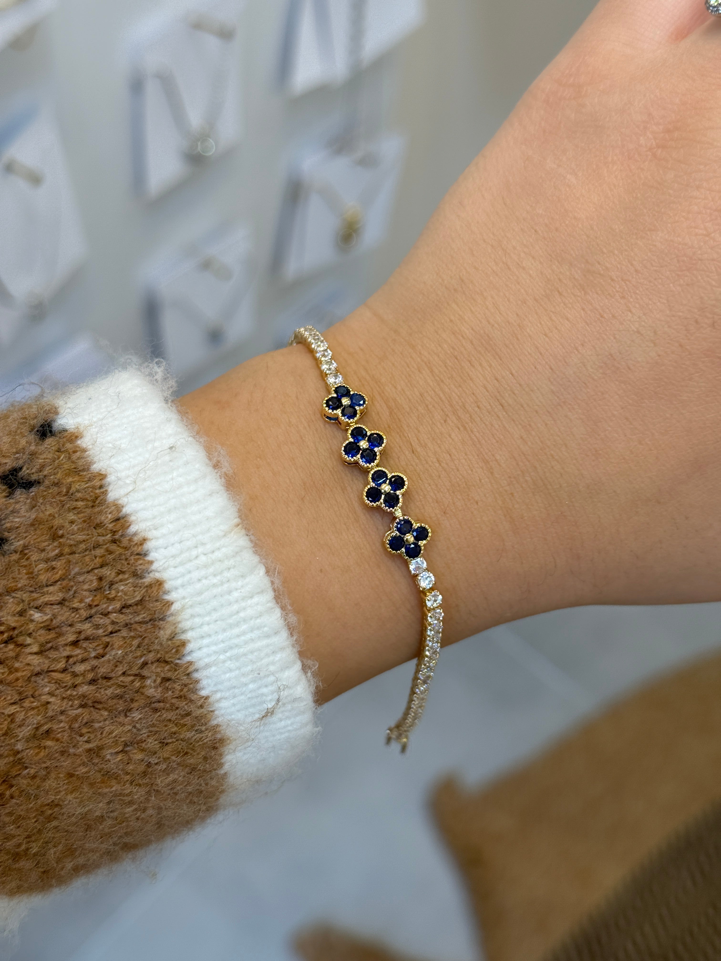 Taşlı Van Cl**f Lacivert Çiçekli Taşlı Ayarlanabilir Su Yolu