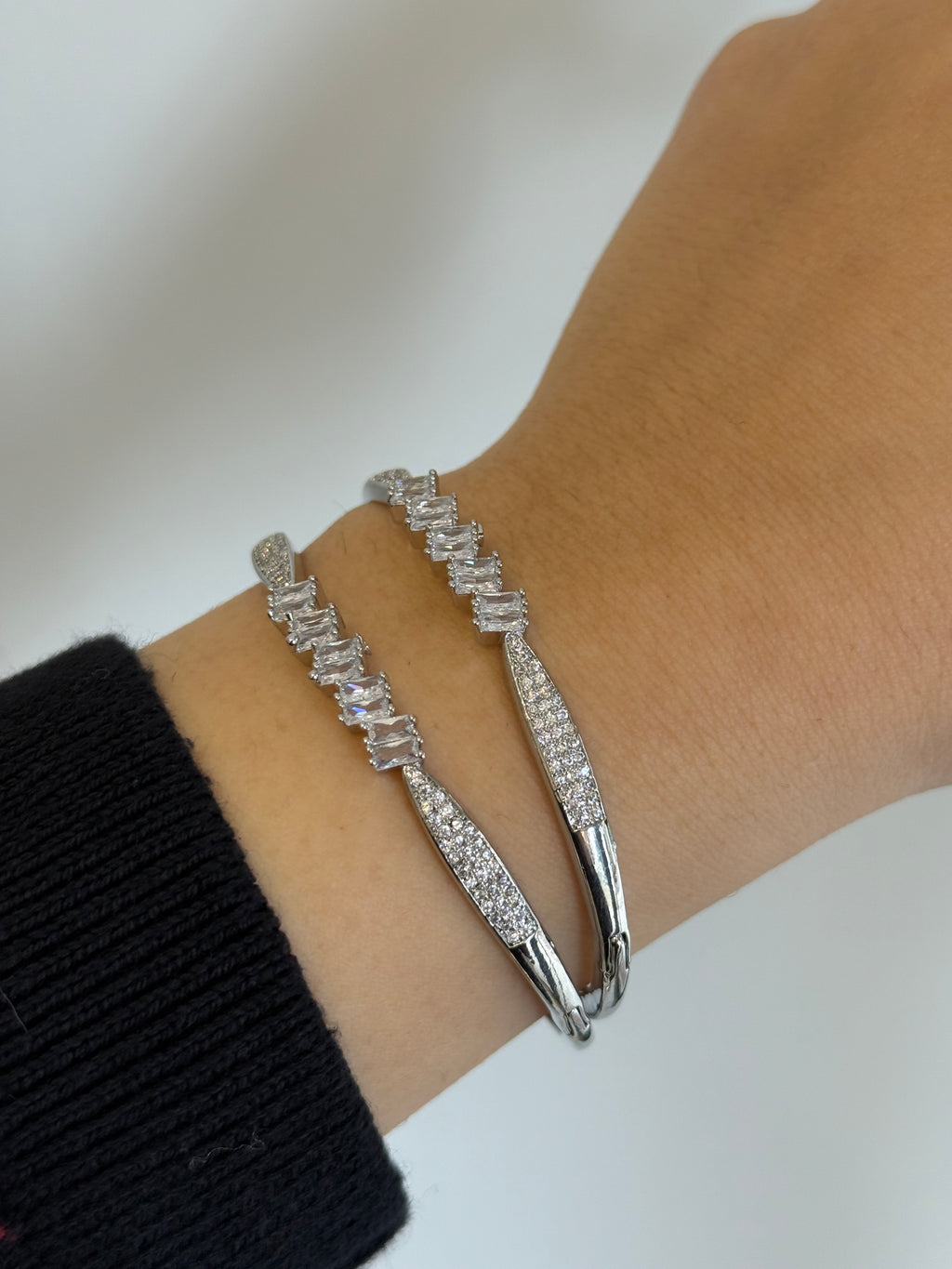 Xuping Baget Taşlı Kuyumcu Model Kelepçe Bileklik