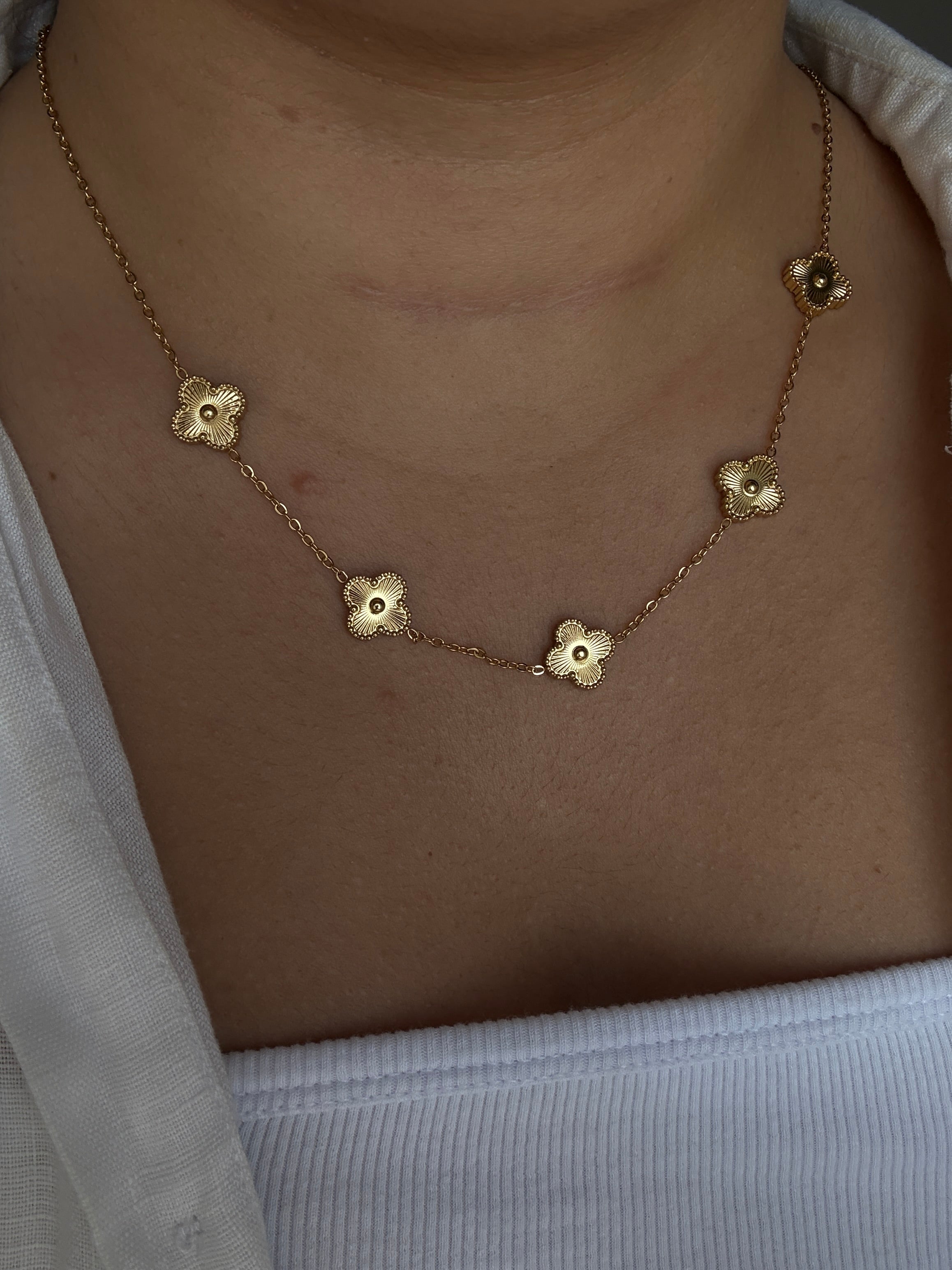 Çelik Gold Van Cl**f Kolye