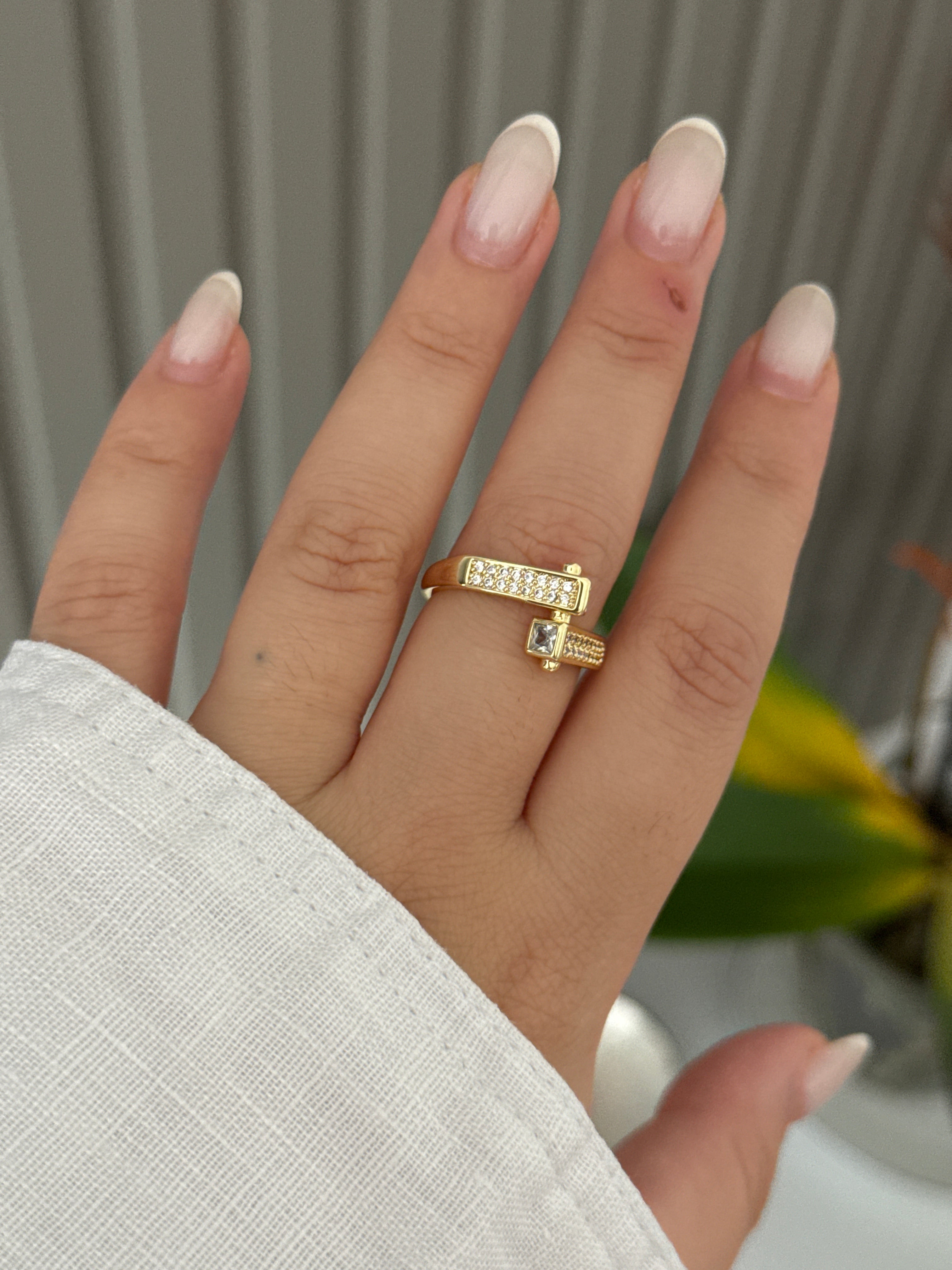 Taşlı Sinosa Ayarlanabilir Yüzük