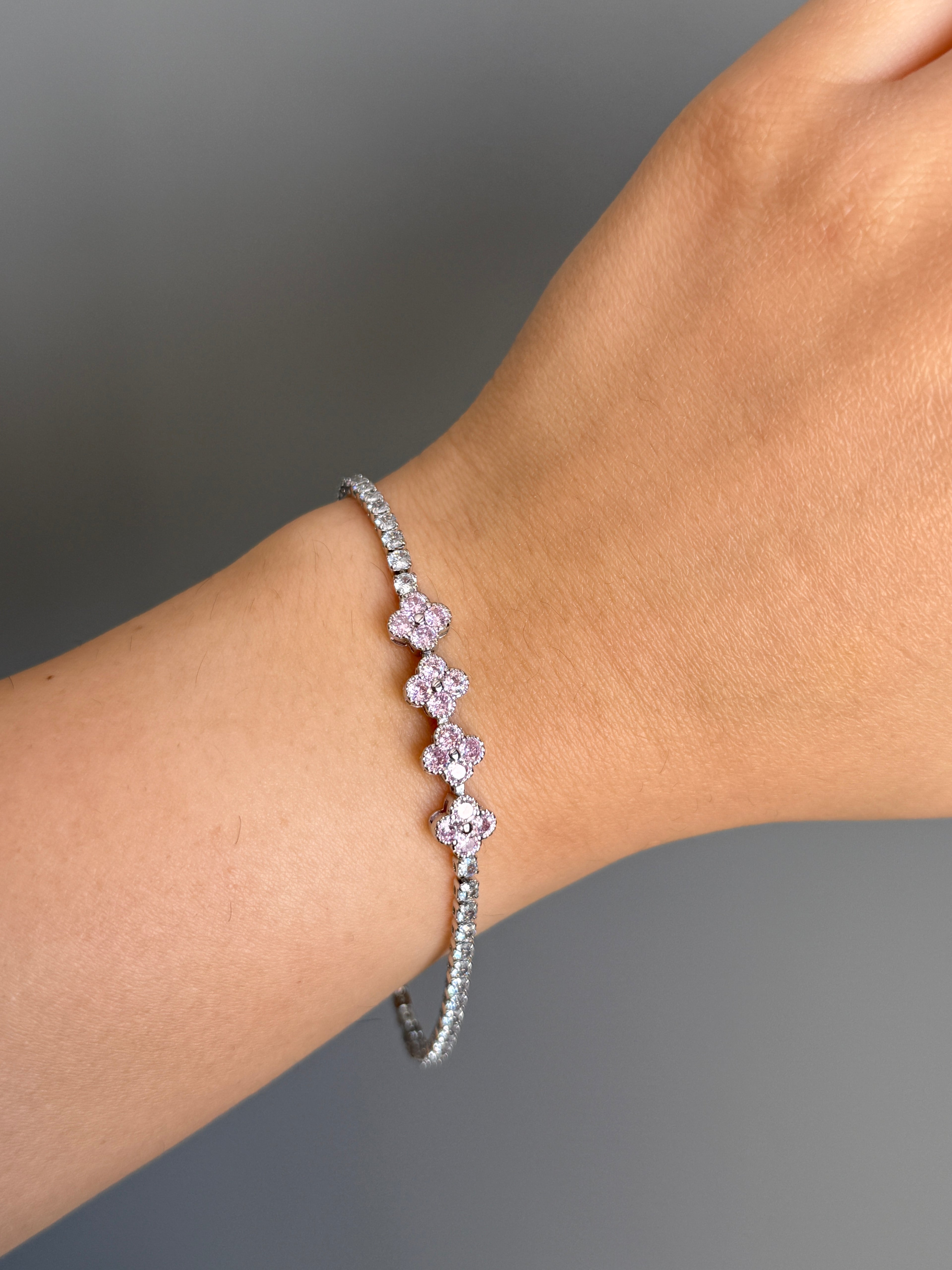 Ayarlanabilir Çelik Pembe Taşlı Van Cl**f Su Yolu Bileklik