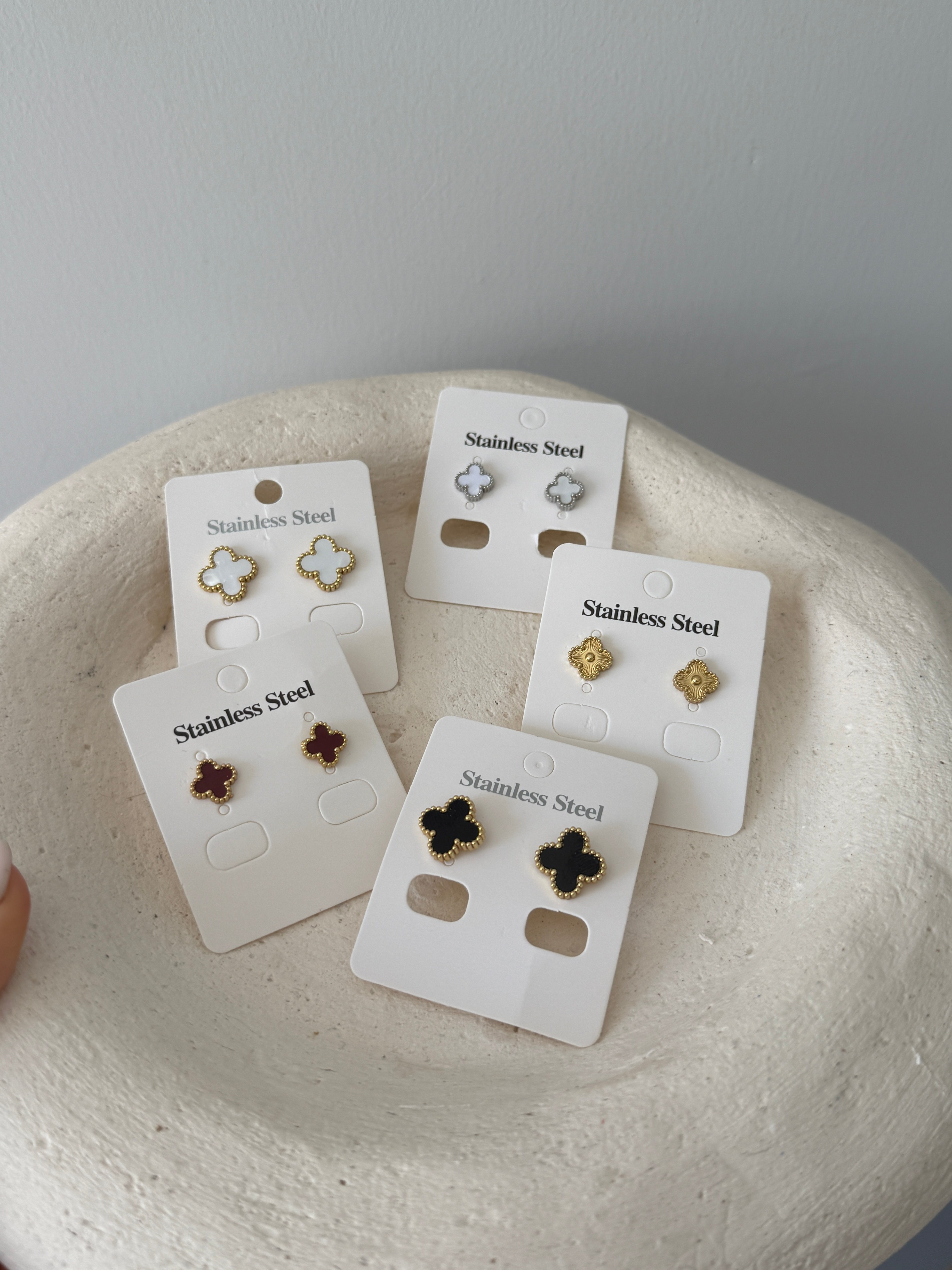 Çelik Gold Van Cl**f Küpe