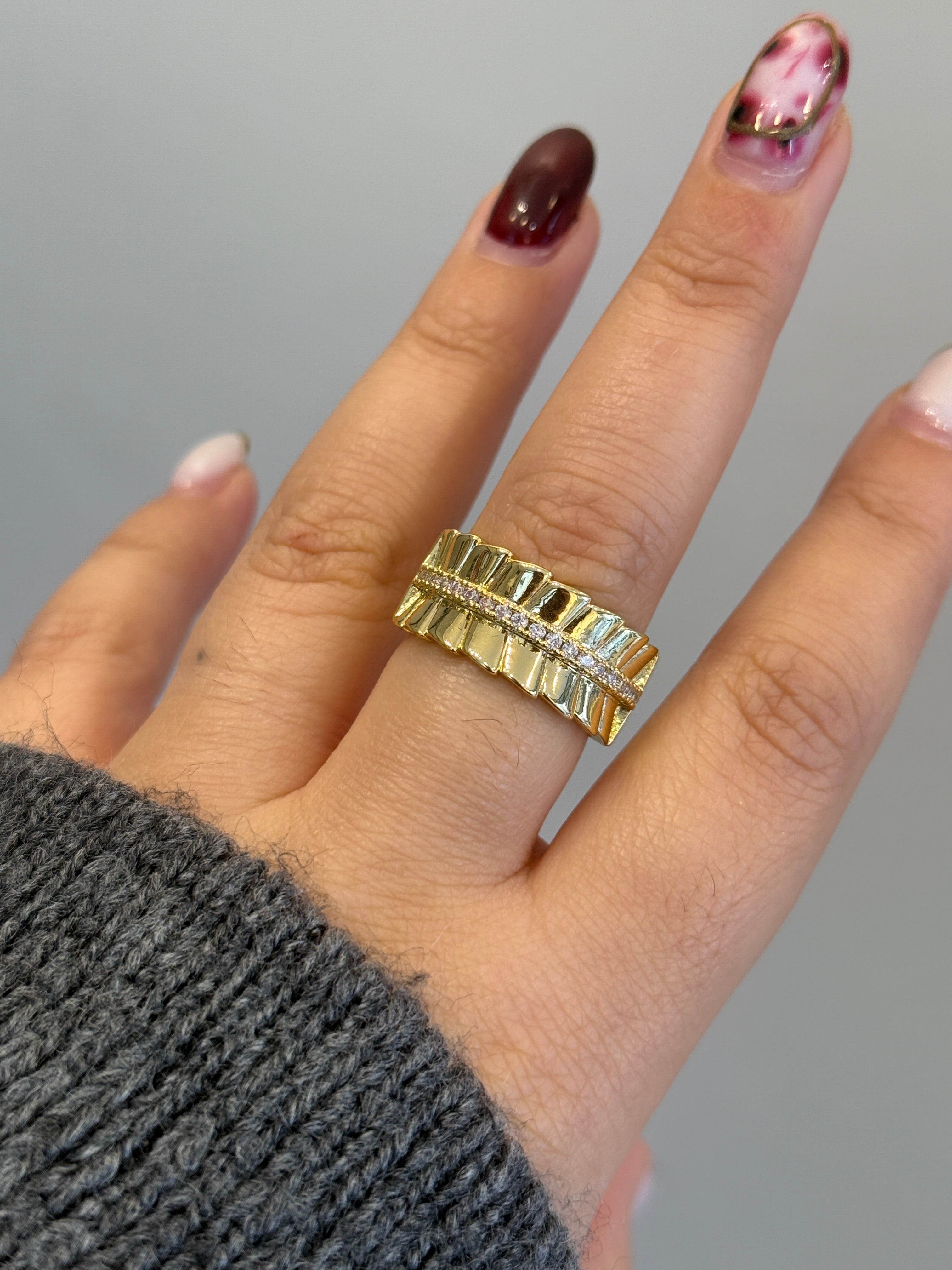 Taşlı Gold Ayarlanabilir Sıralı Yüzük