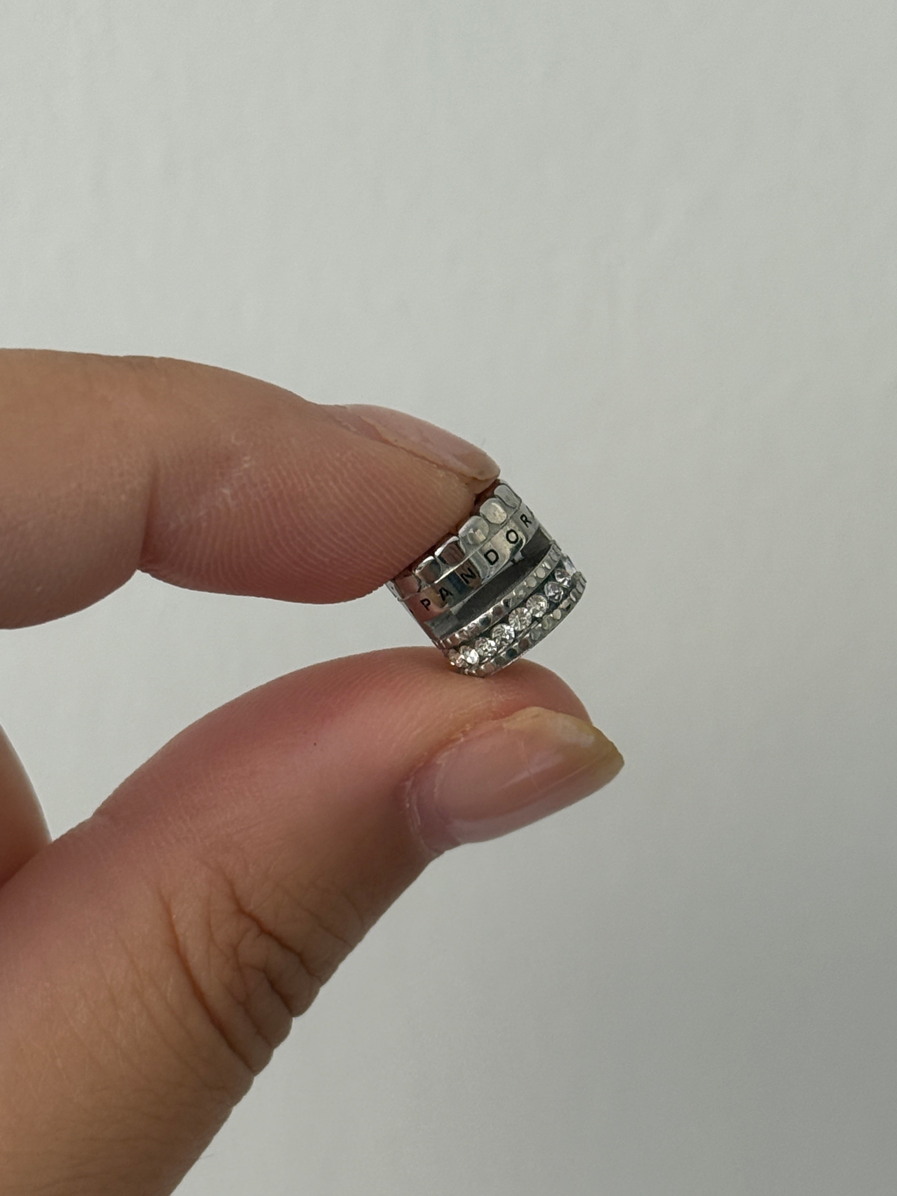 Çelik PNDR Yazılı Taşlı Charm