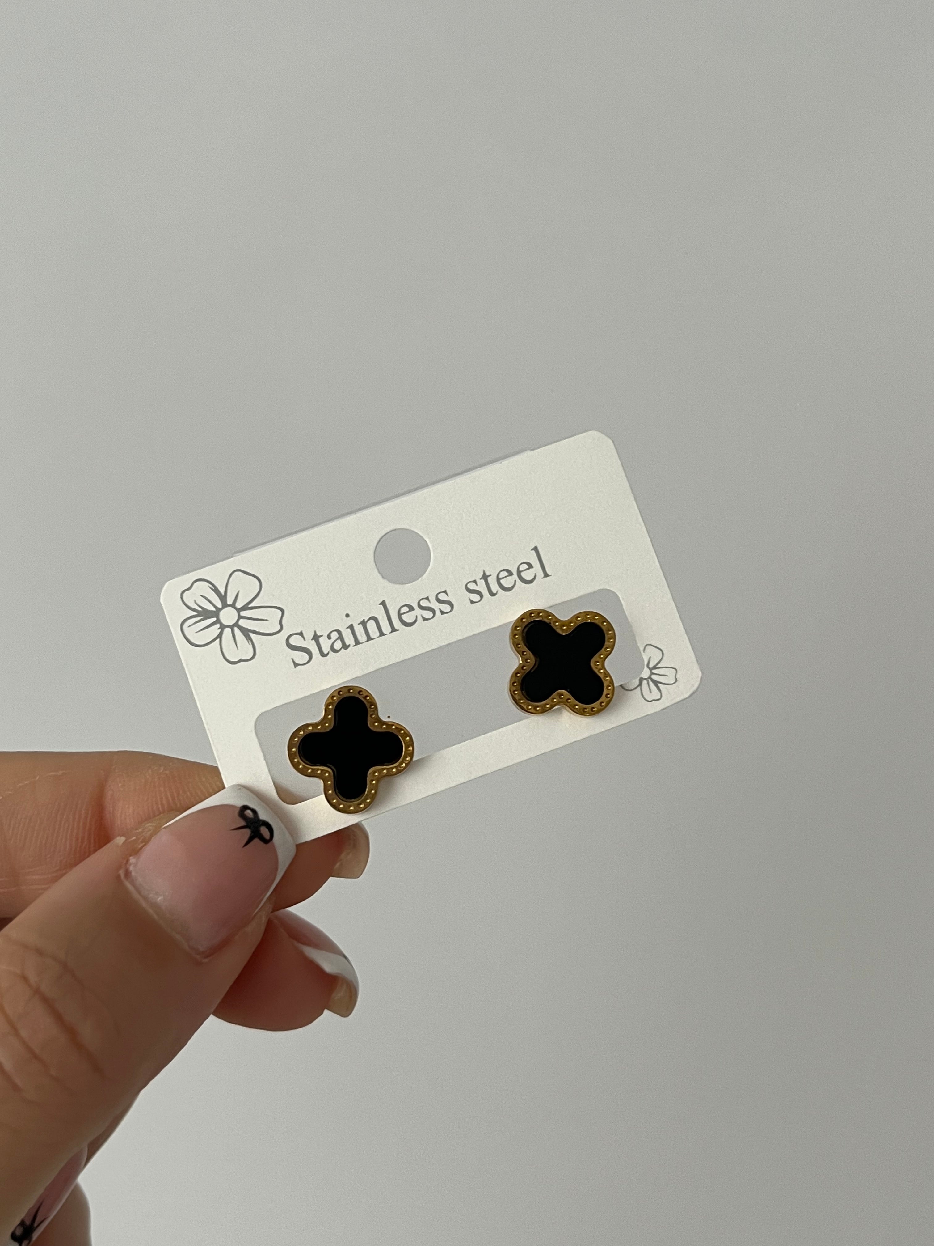 Çelik Van Clee* Marka Model Siyah Gold Küpe