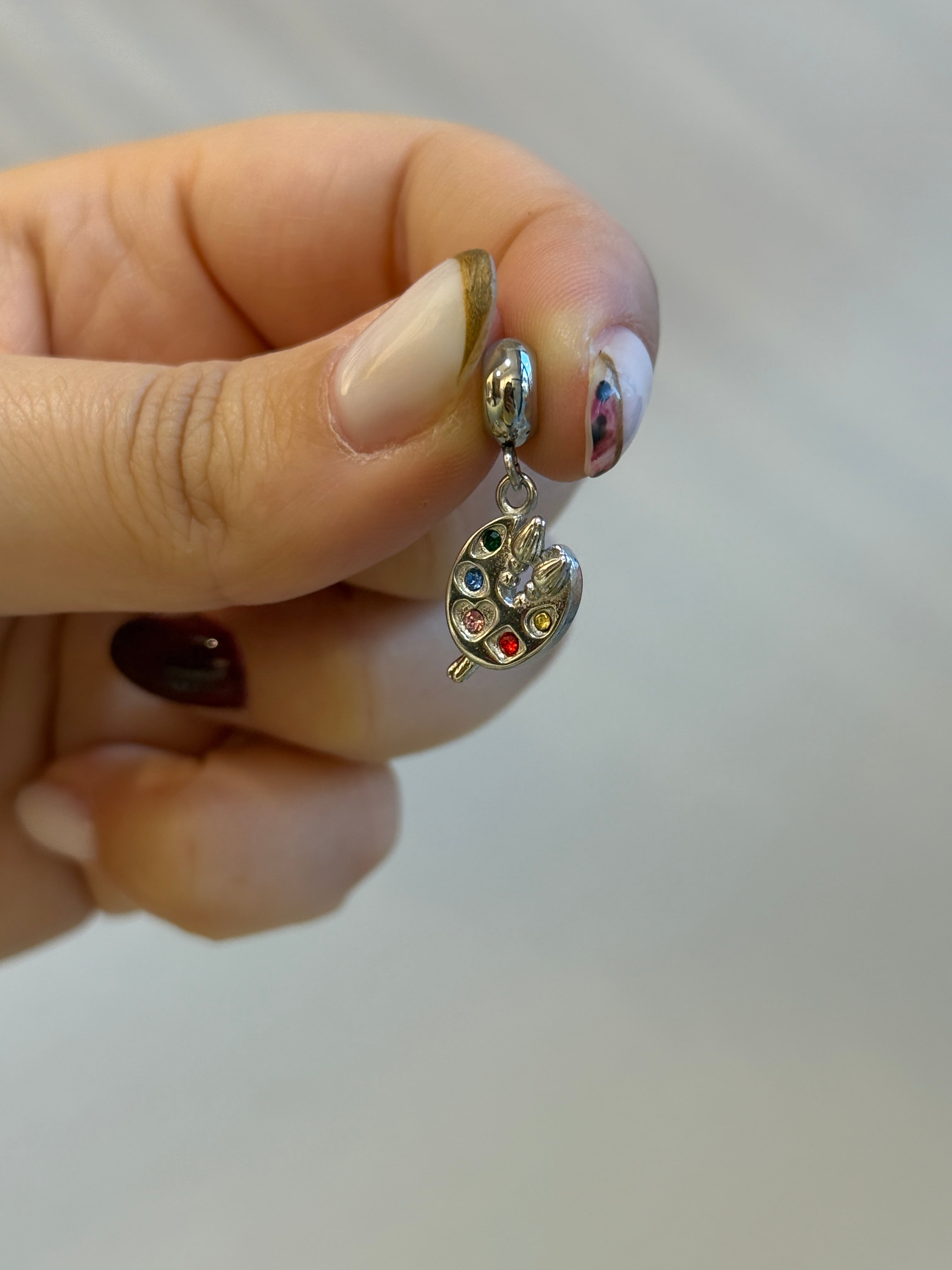 Çelik Renkli Palet Charm