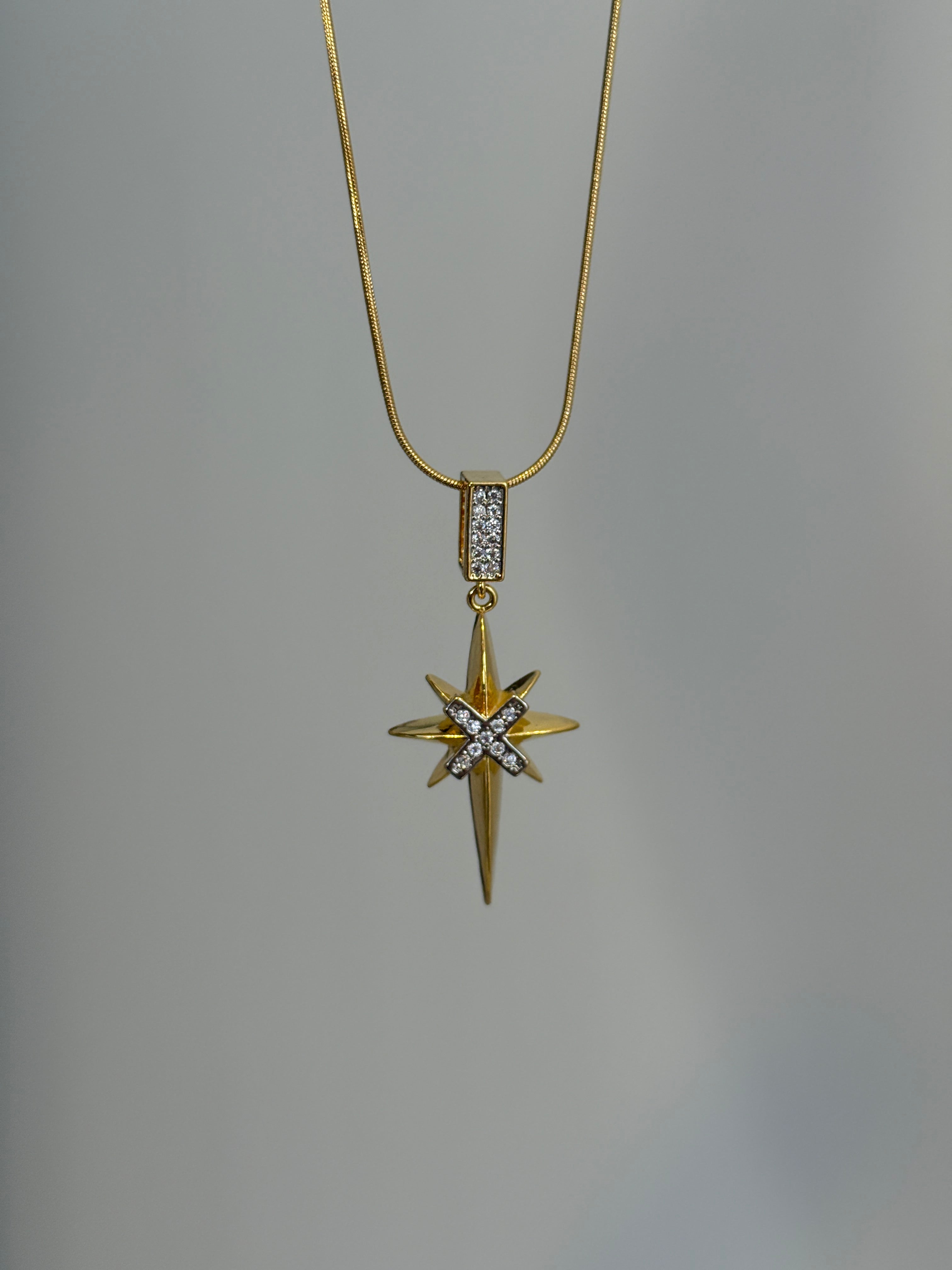 Çelik Gold Silver Taşlı Kutup Yıldızı Kolye