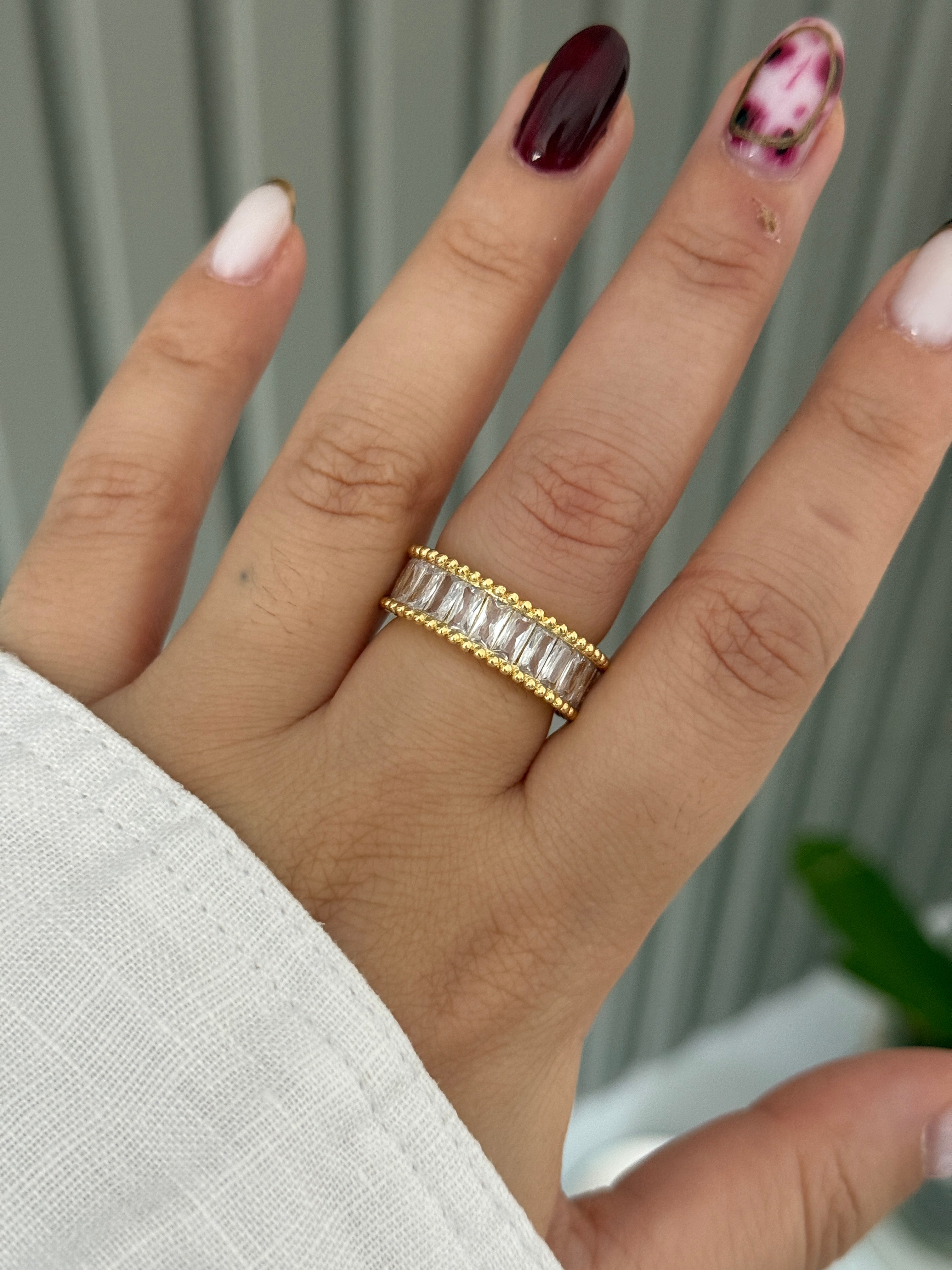 Ayarlanabilir Baget Taşlı Yüzük