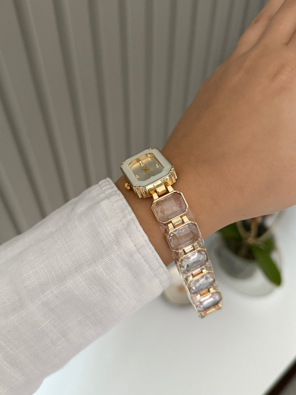 Swarovsk* Marka Model Beyaz Taşlı Saat