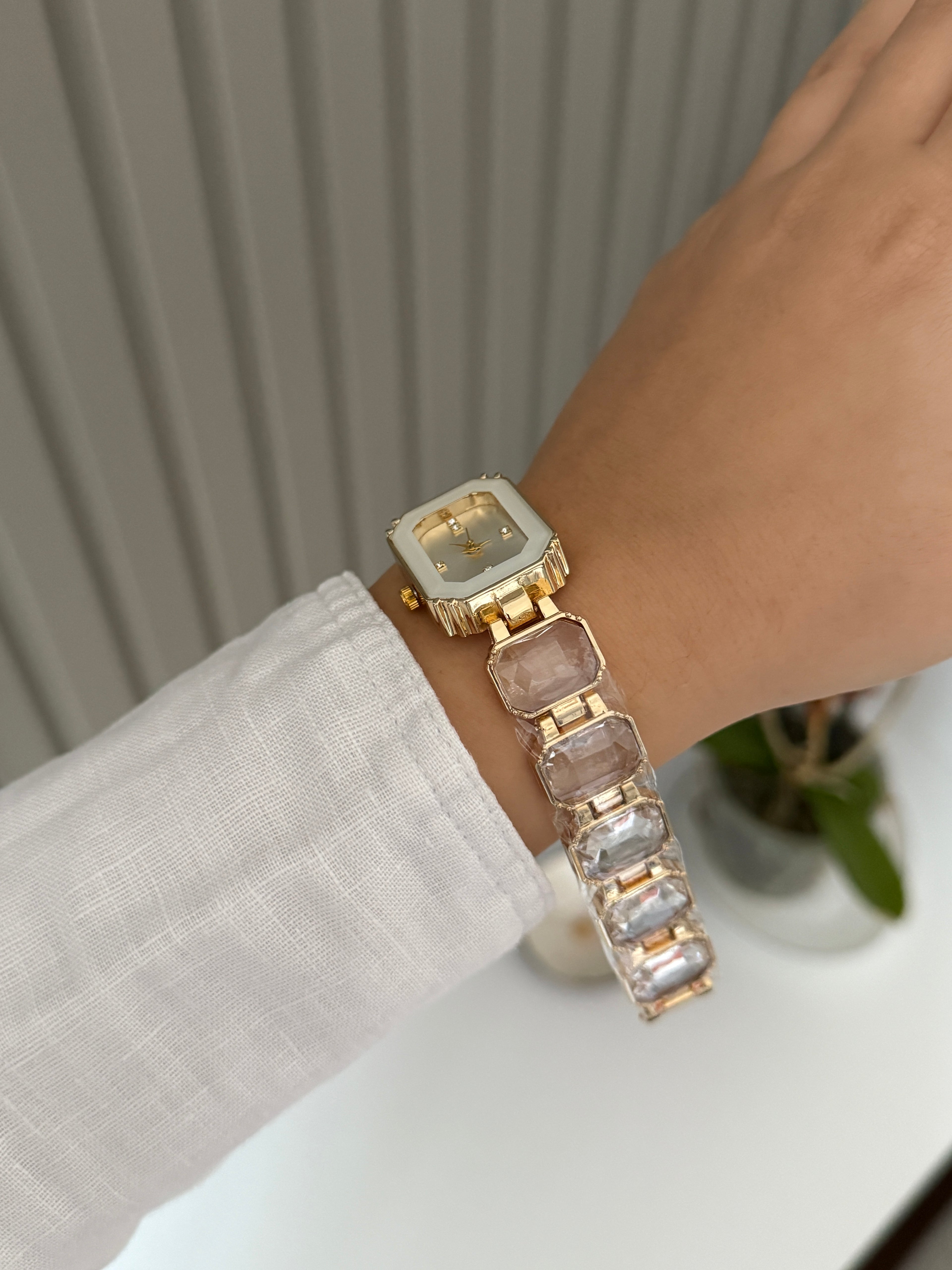 Swarovsk* Marka Model Beyaz Taşlı Saat