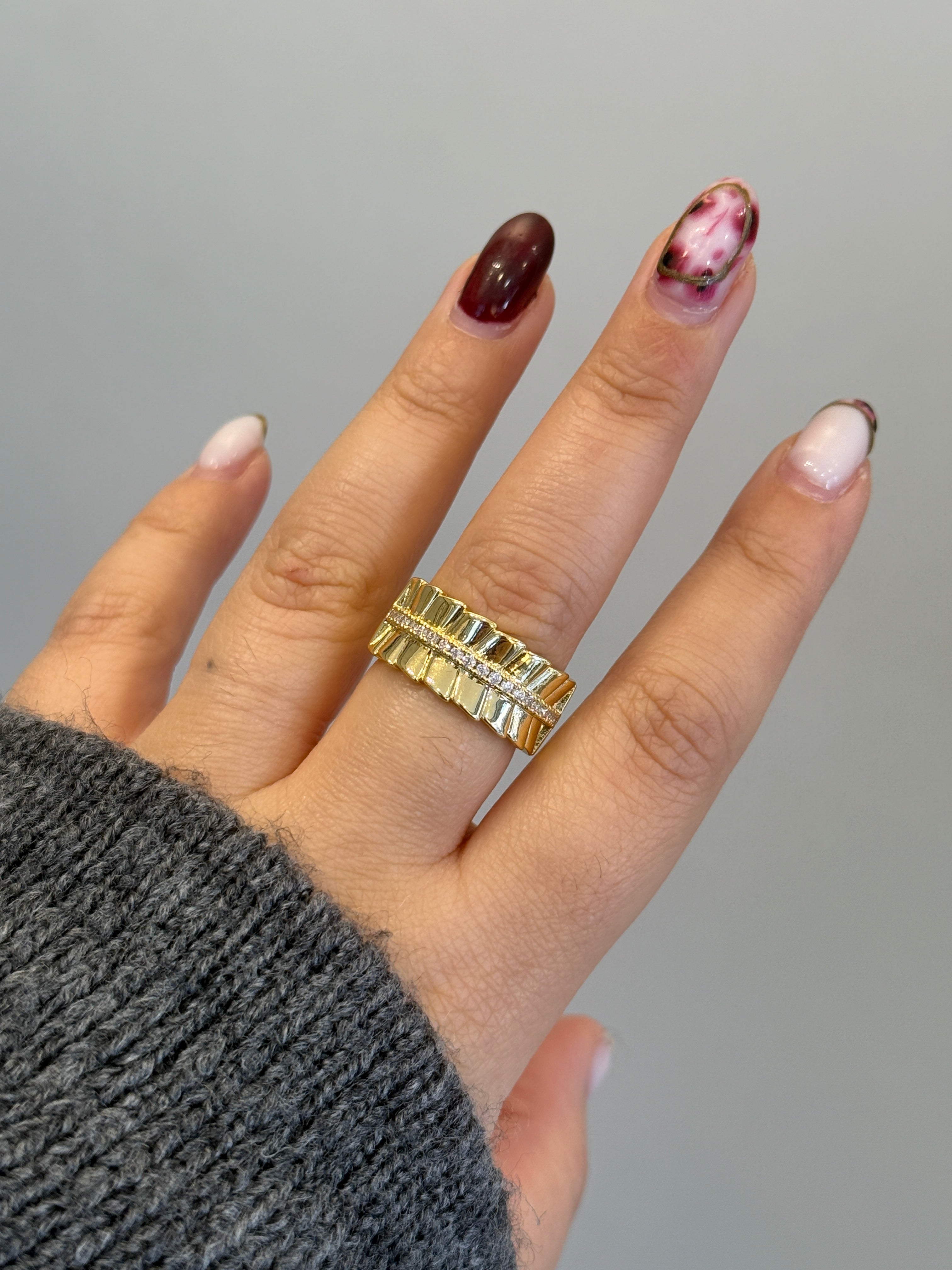 Taşlı Gold Ayarlanabilir Sıralı Yüzük