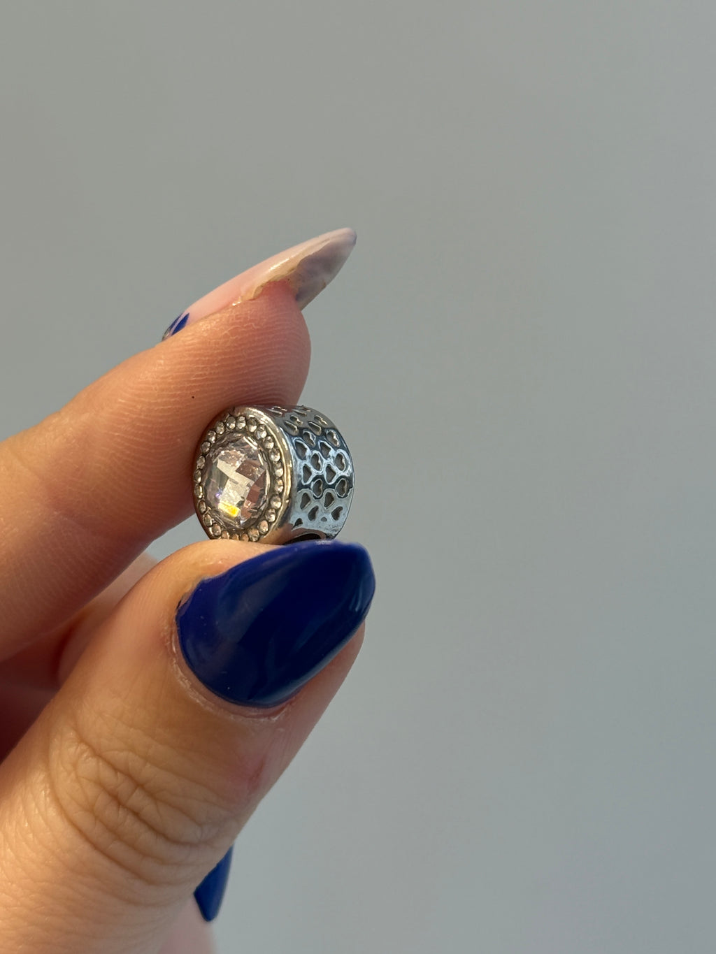 Çelik Yuvarlak Beyaz Taşlı Charm