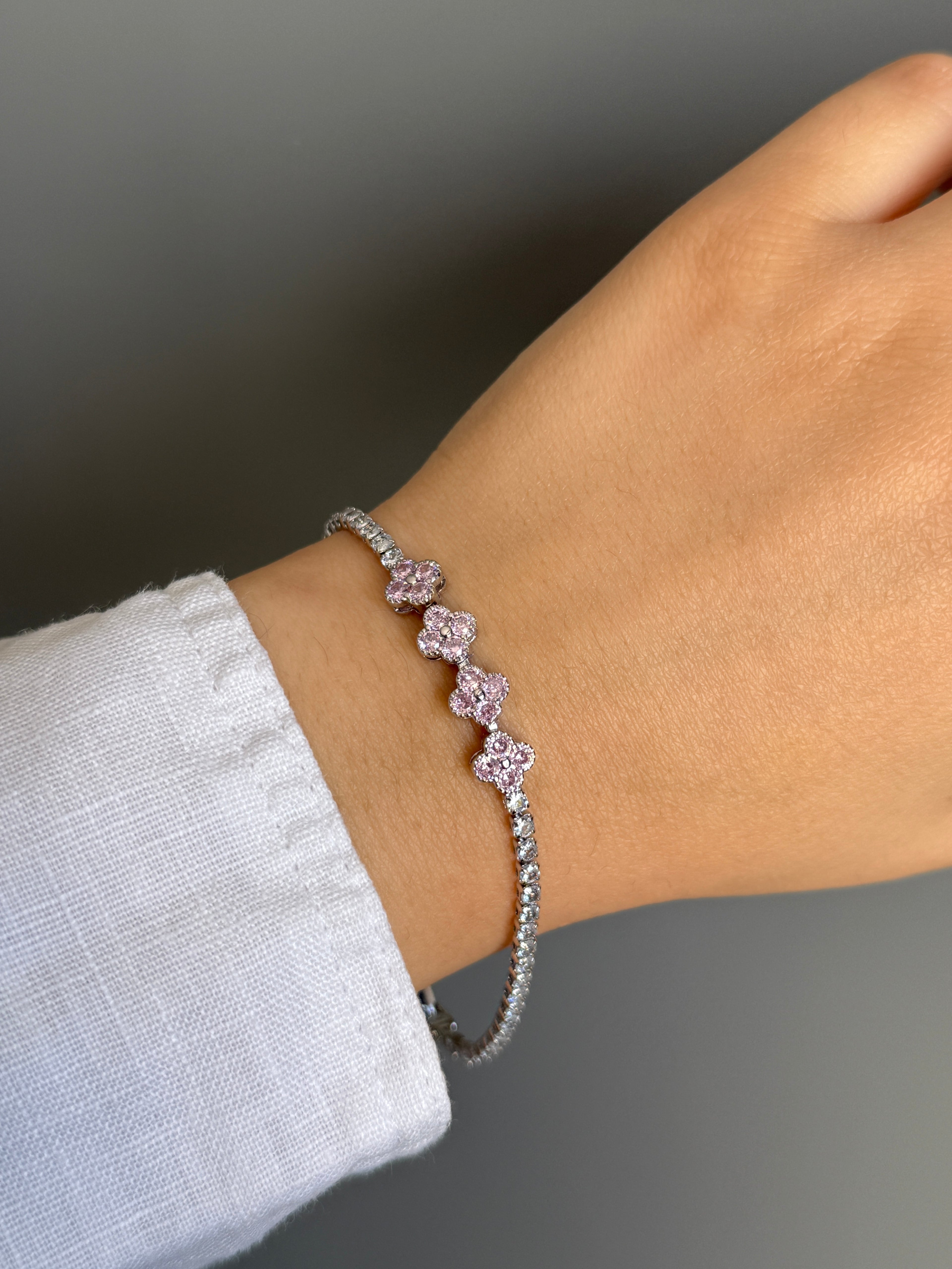 Ayarlanabilir Çelik Pembe Taşlı Van Cl**f Su Yolu Bileklik