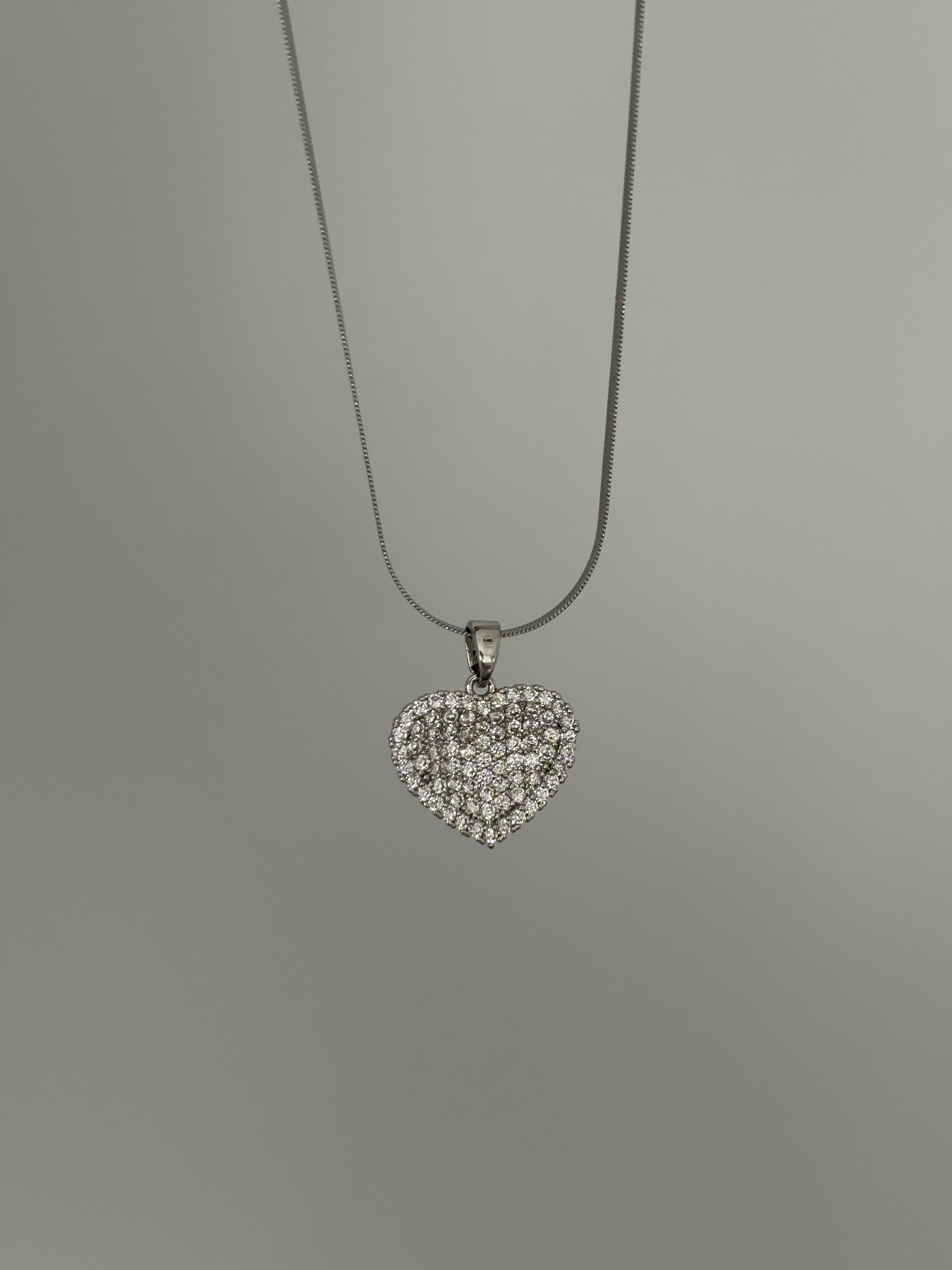 Çelik İç Taşlı Kalp Kolye