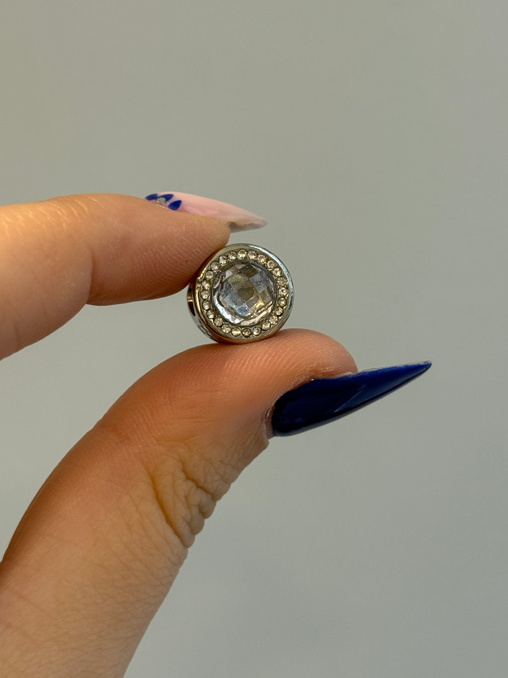 Çelik Yuvarlak Beyaz Taşlı Charm