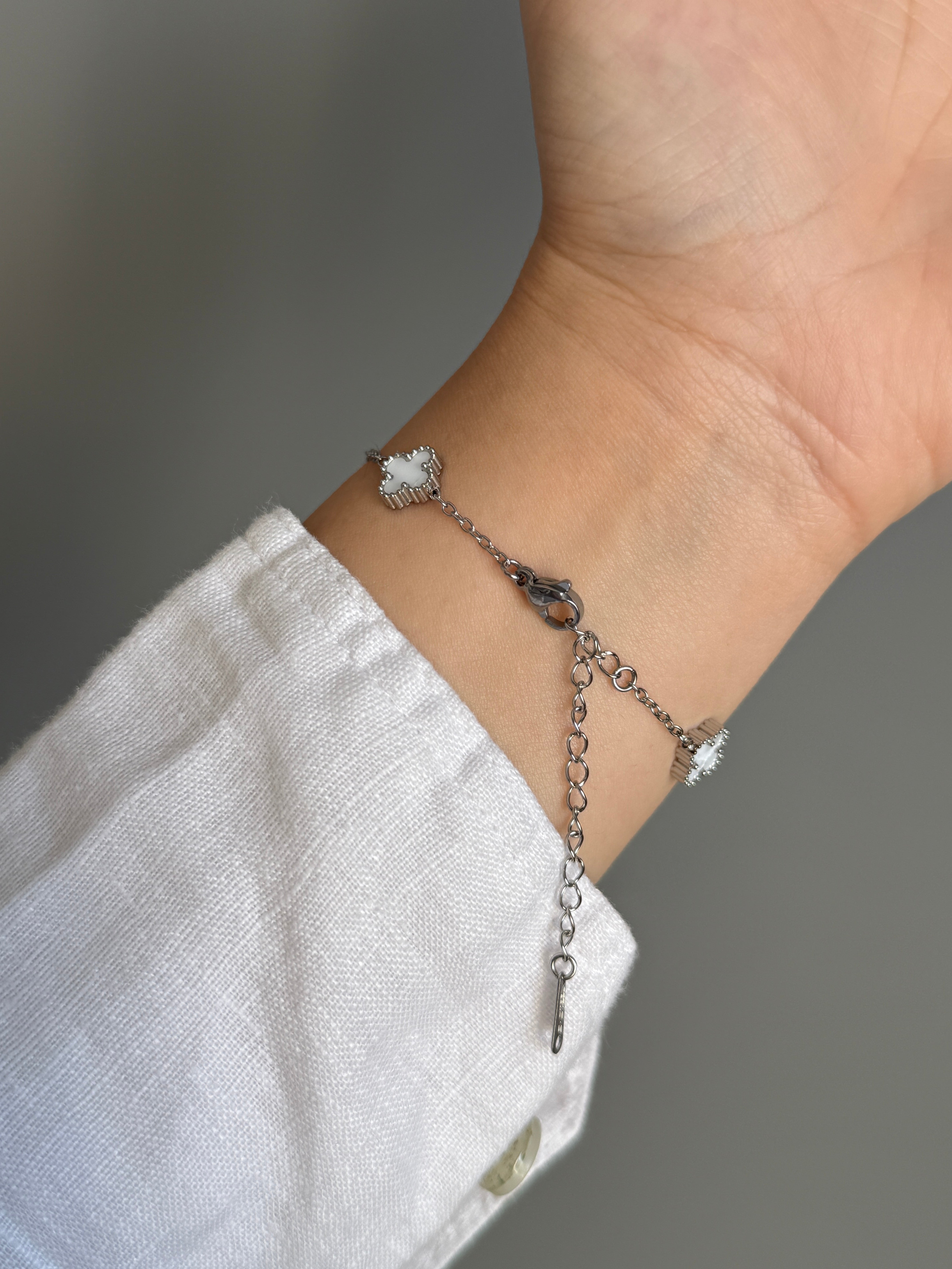 Çelik Silver Mini Van Cl**f Marka Model Bileklik