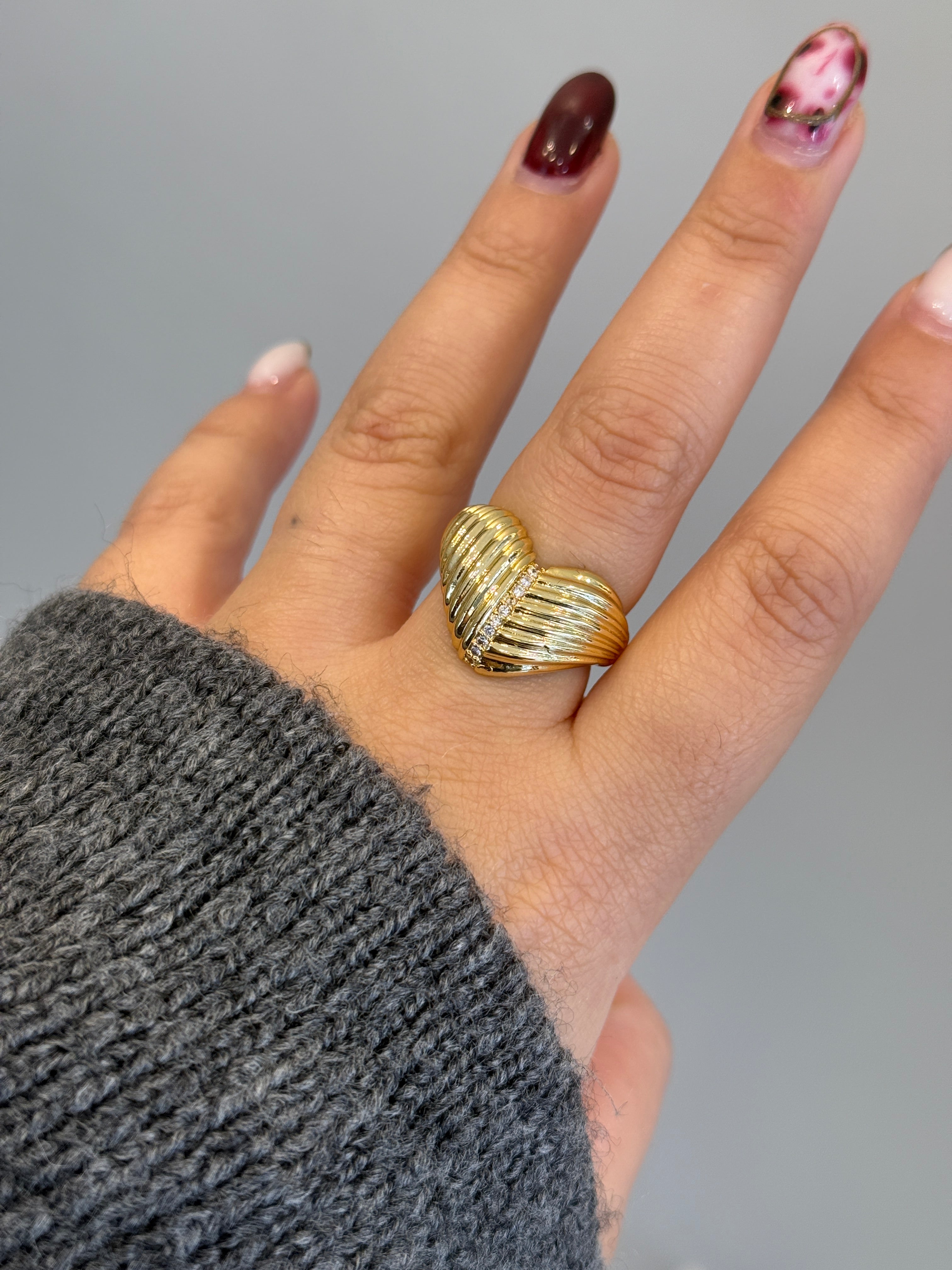 Gold Ayarlanabilir Taşlı Üçgen Yüzük