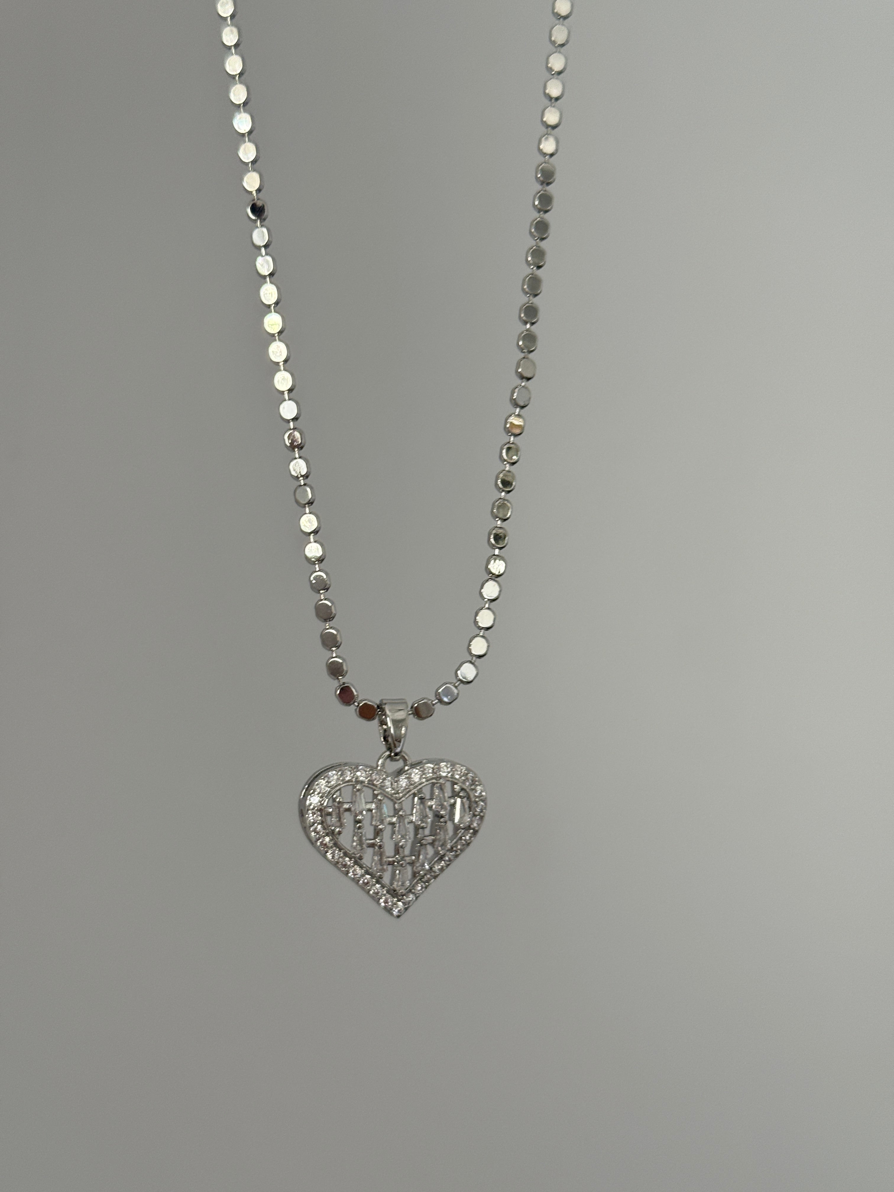 Çelik Silver Baget Taşlı Ezme Zincir Kalp Kolye