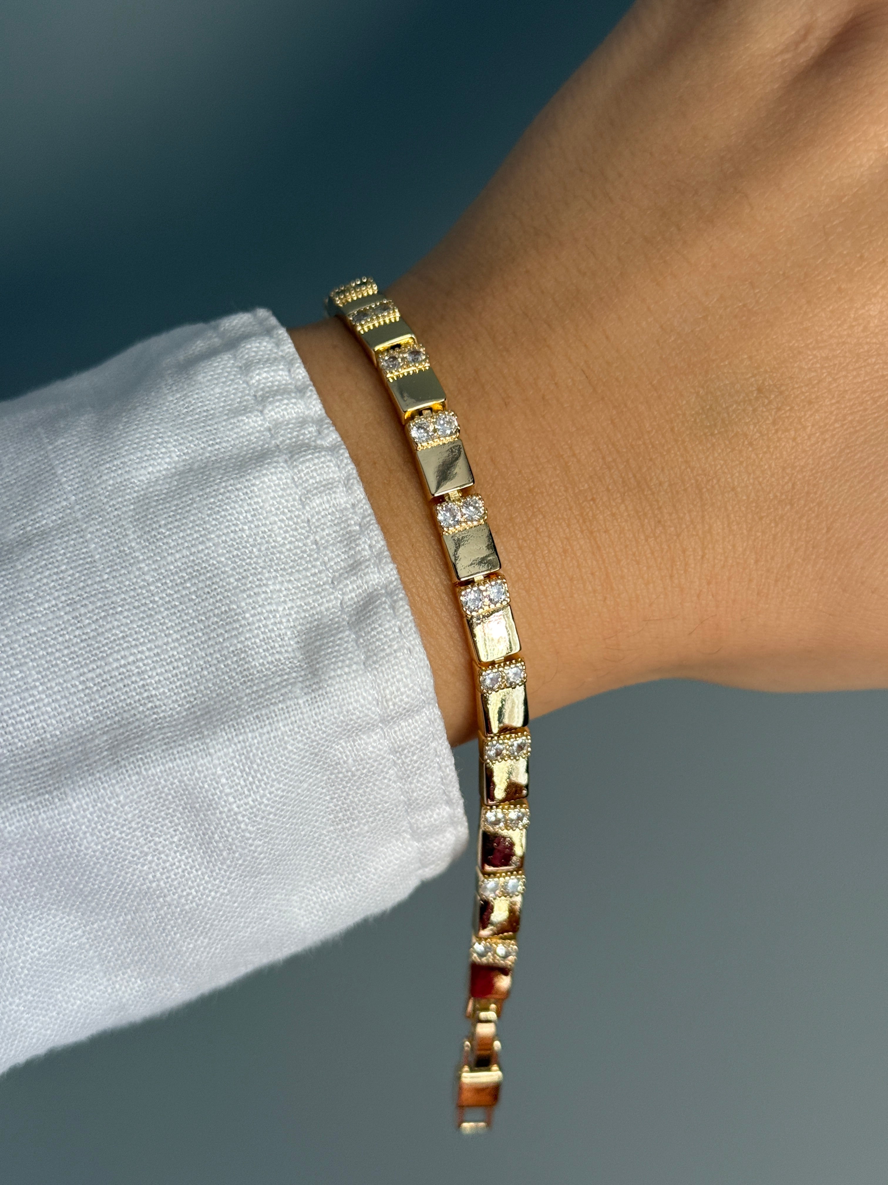 Xuping Kare Taşlı Bileklik