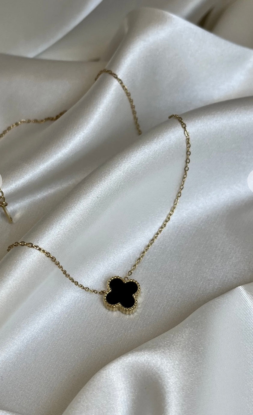 Çelik Van Cl**f Siyah Gold Marka Model Kolye