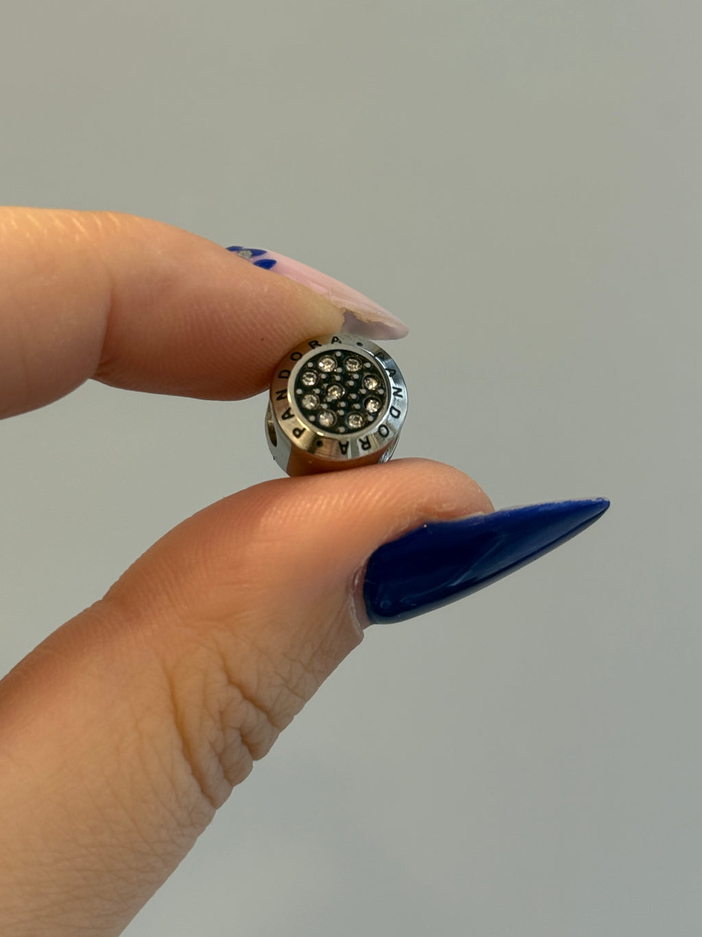 Çelik Pndr Yazılı Mini Taşlı Yuvarlak Charm