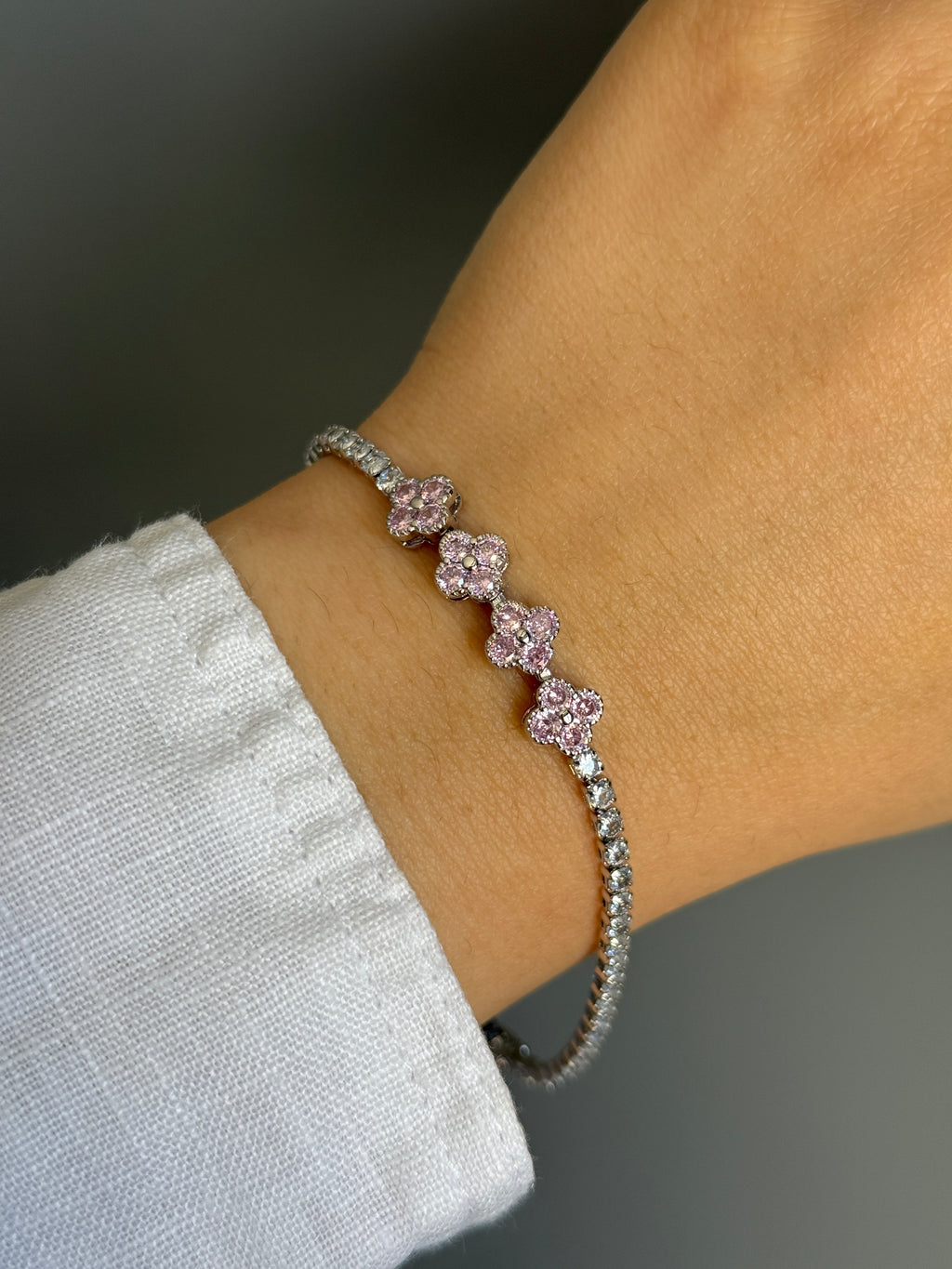 Ayarlanabilir Çelik Pembe Taşlı Van Cl**f Su Yolu Bileklik