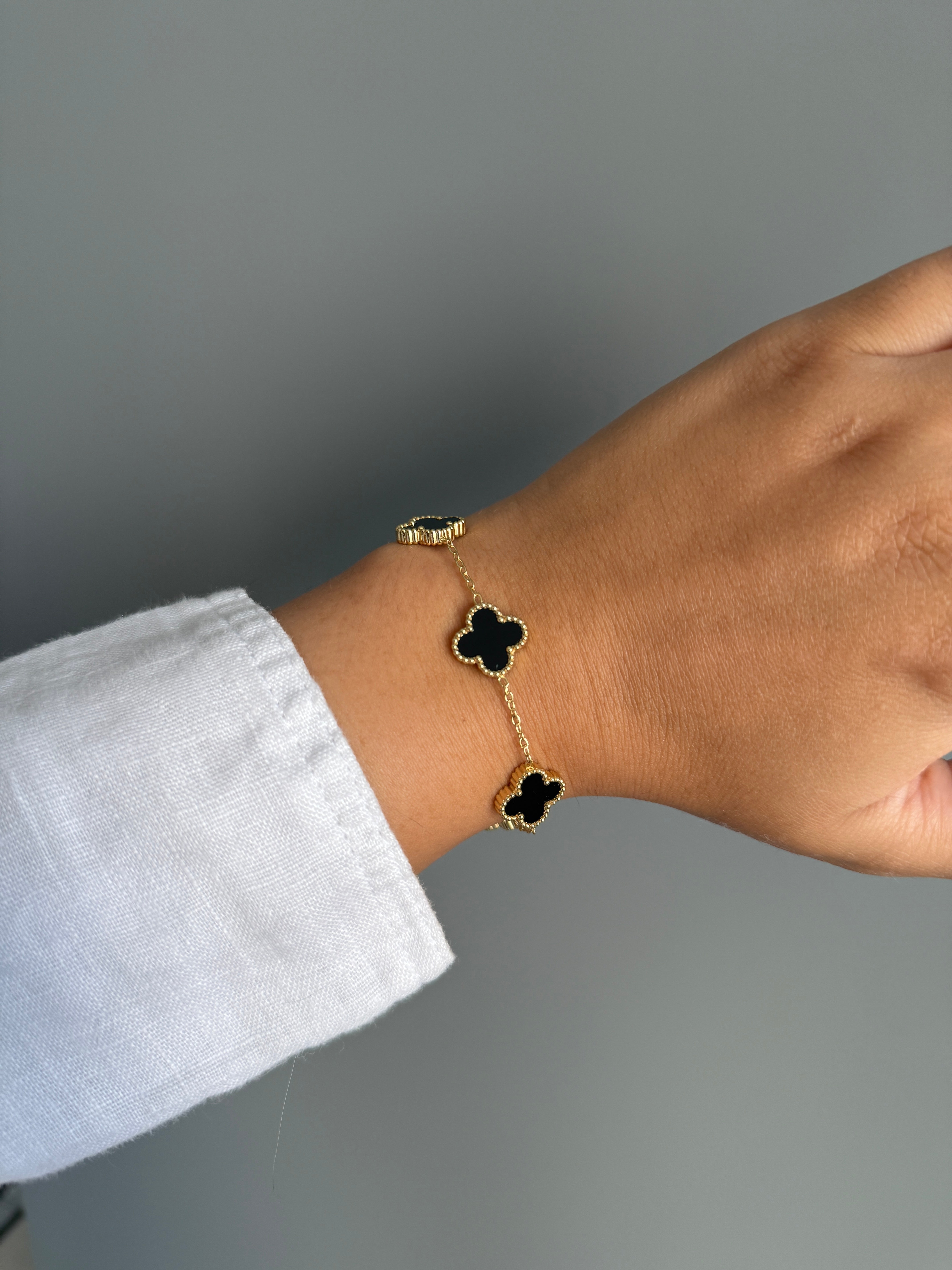 Çelik Gold-Siyah Orjinal Boy Van Cl**f Marka Model Bileklik