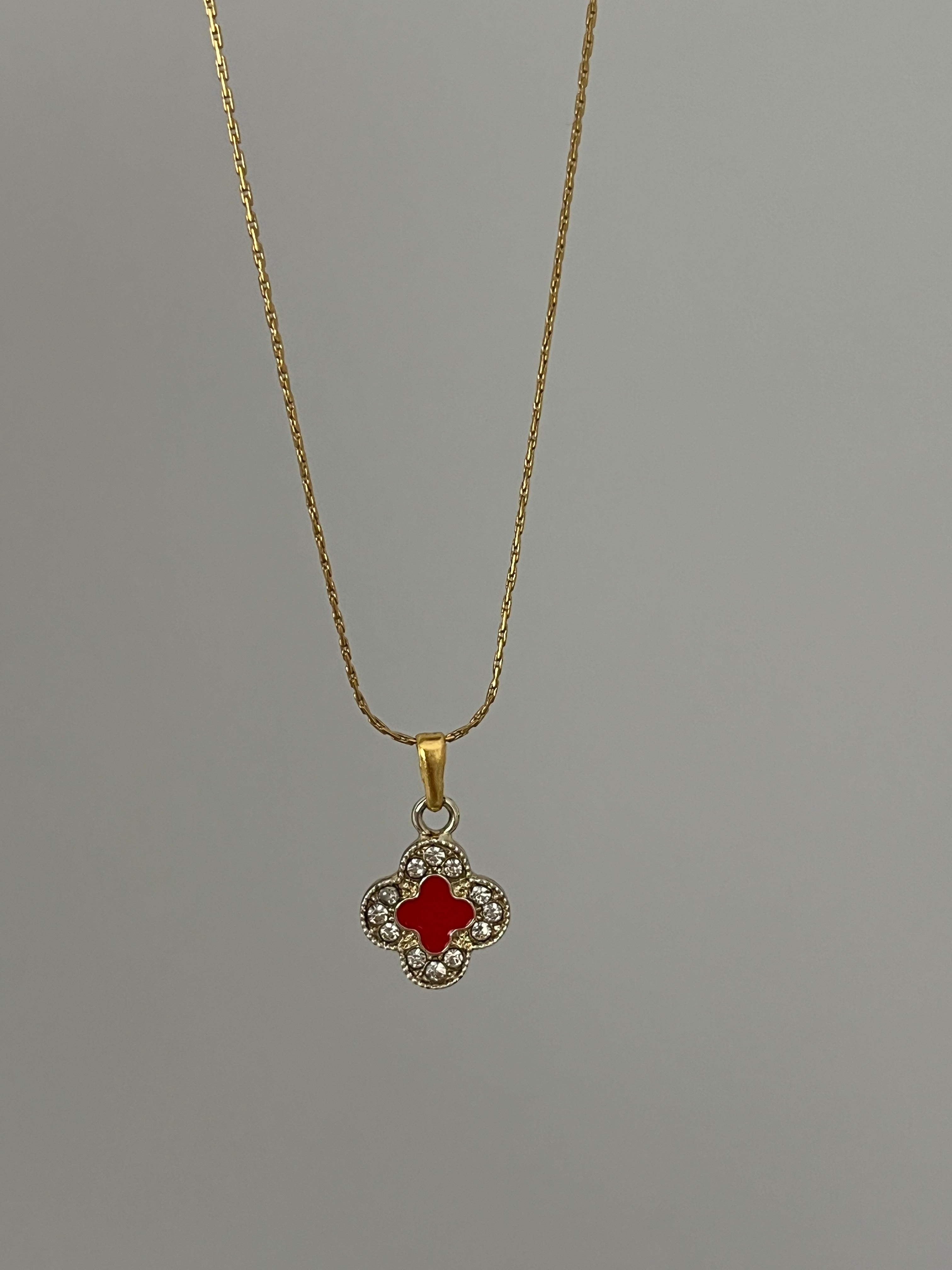 Özel Yapım Kırmızı Van Cl**f Marka Model Kolye