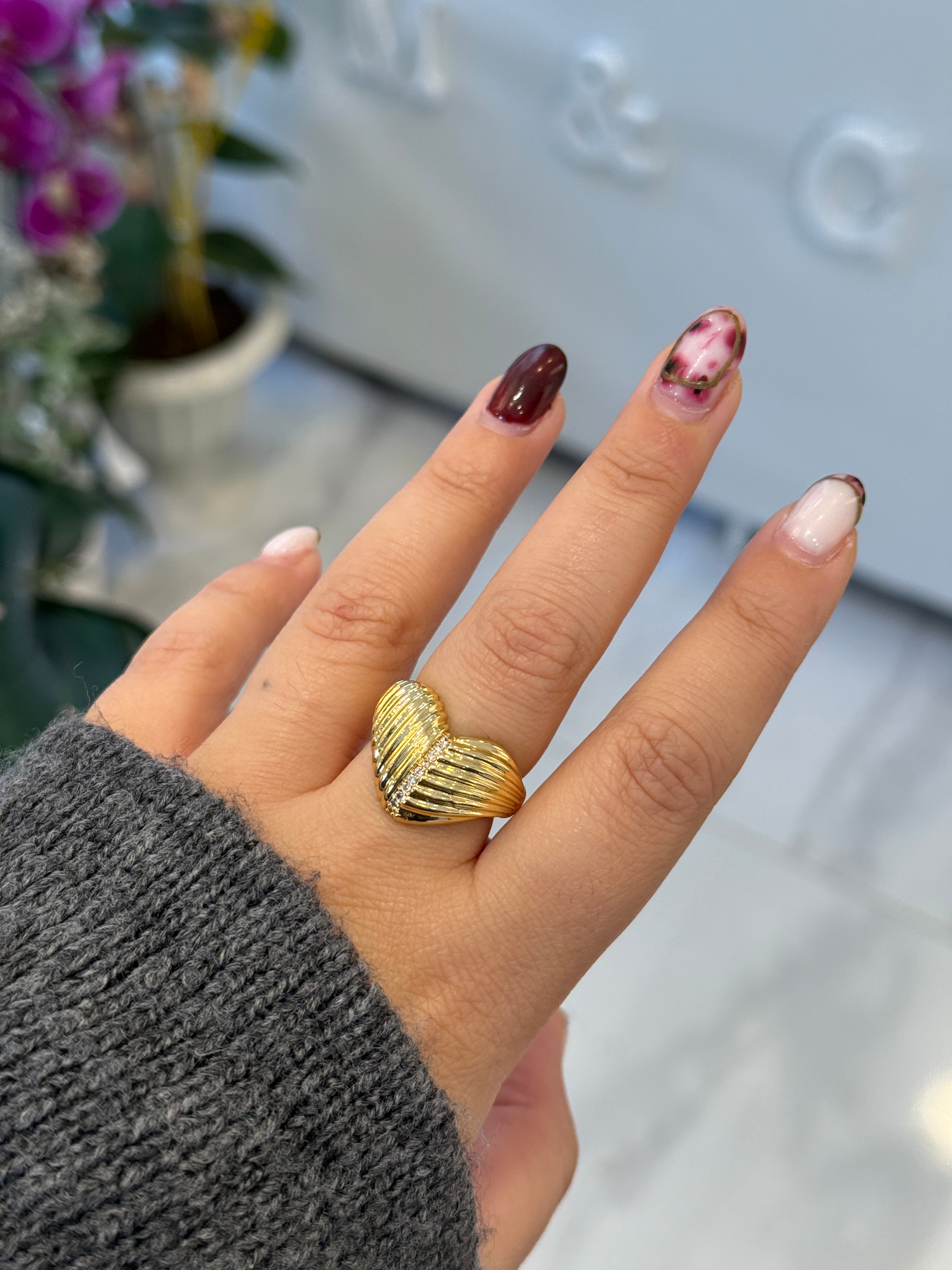 Gold Ayarlanabilir Taşlı Üçgen Yüzük