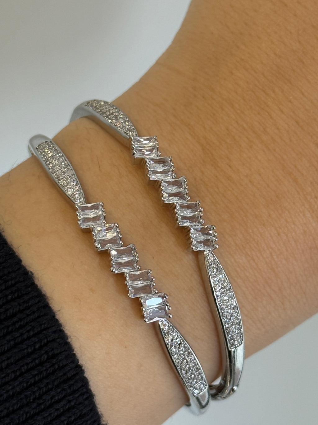 Xuping Baget Taşlı Kuyumcu Model Kelepçe Bileklik