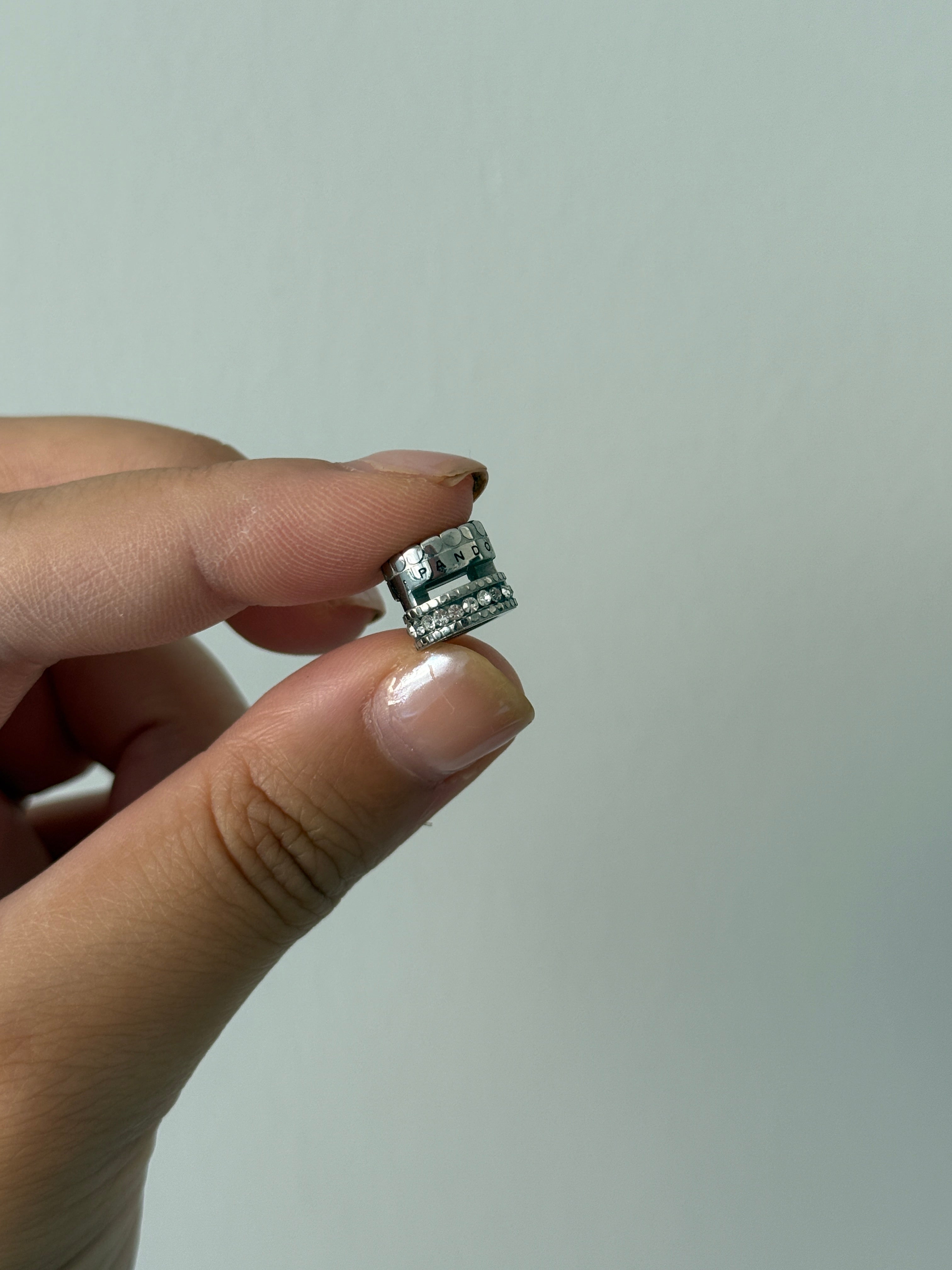 Çelik PNDR Yazılı Taşlı Charm