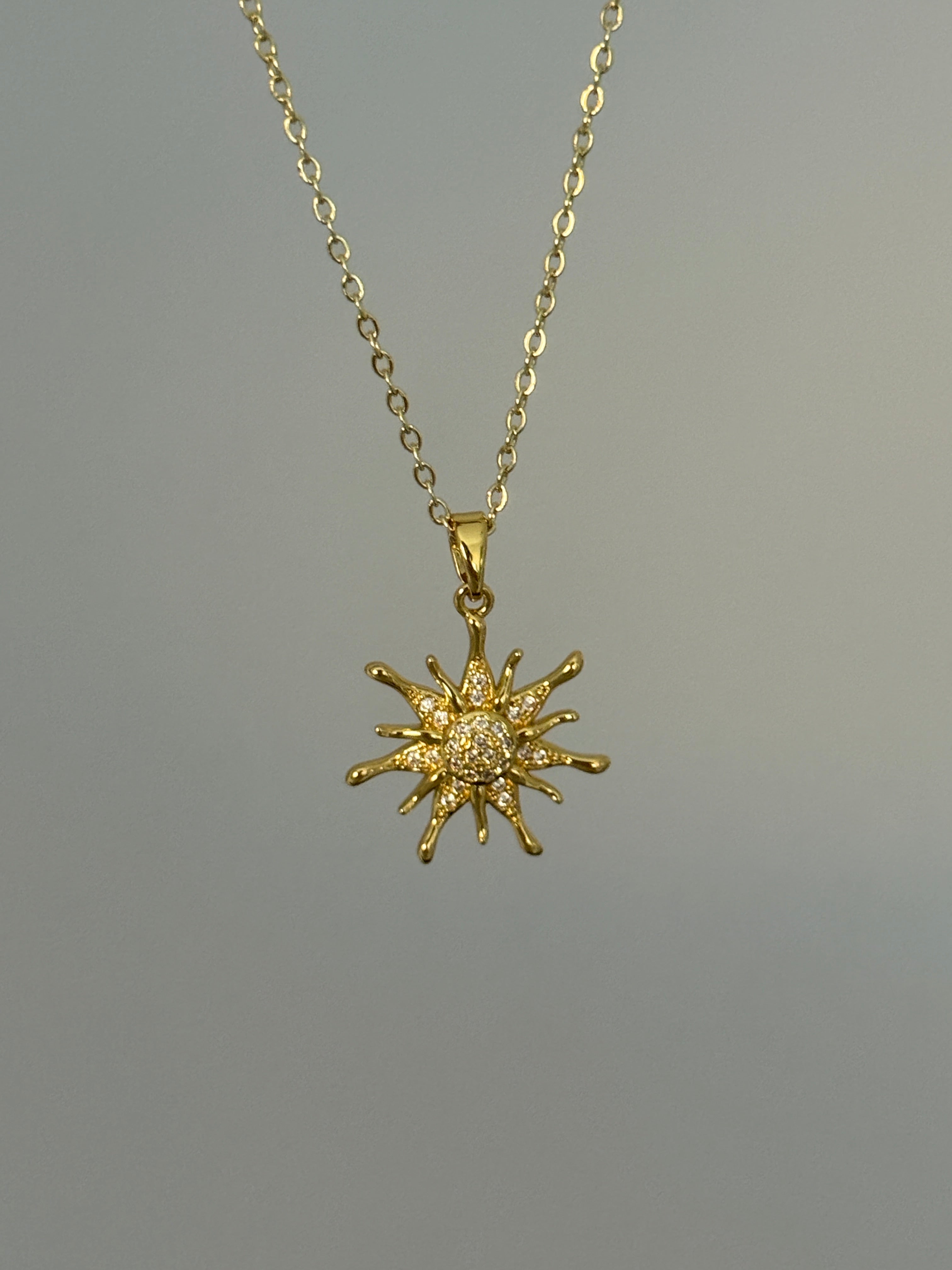 Çelik Vintage Taşlı Güneş Kolye