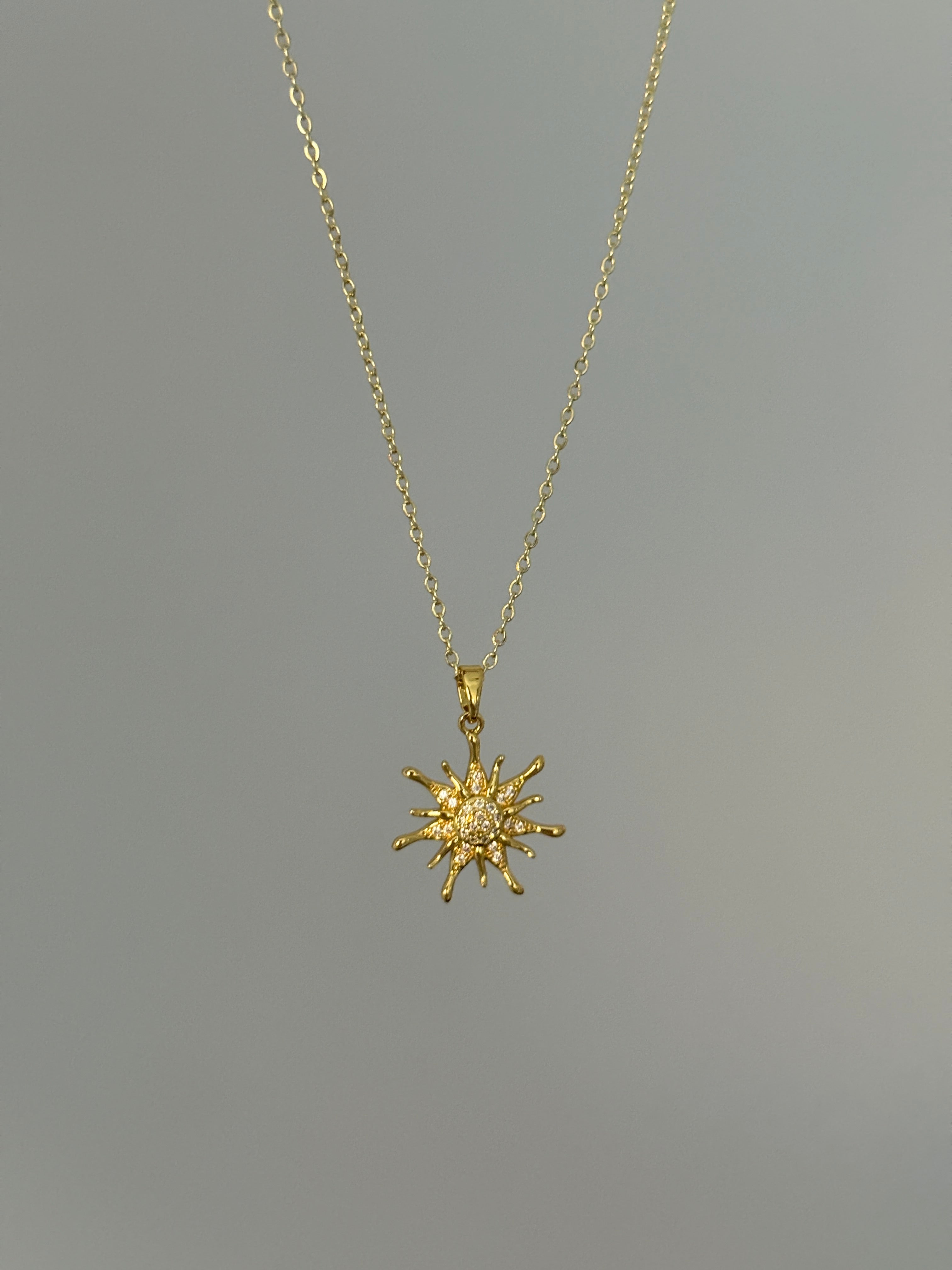 Çelik Vintage Taşlı Güneş Kolye