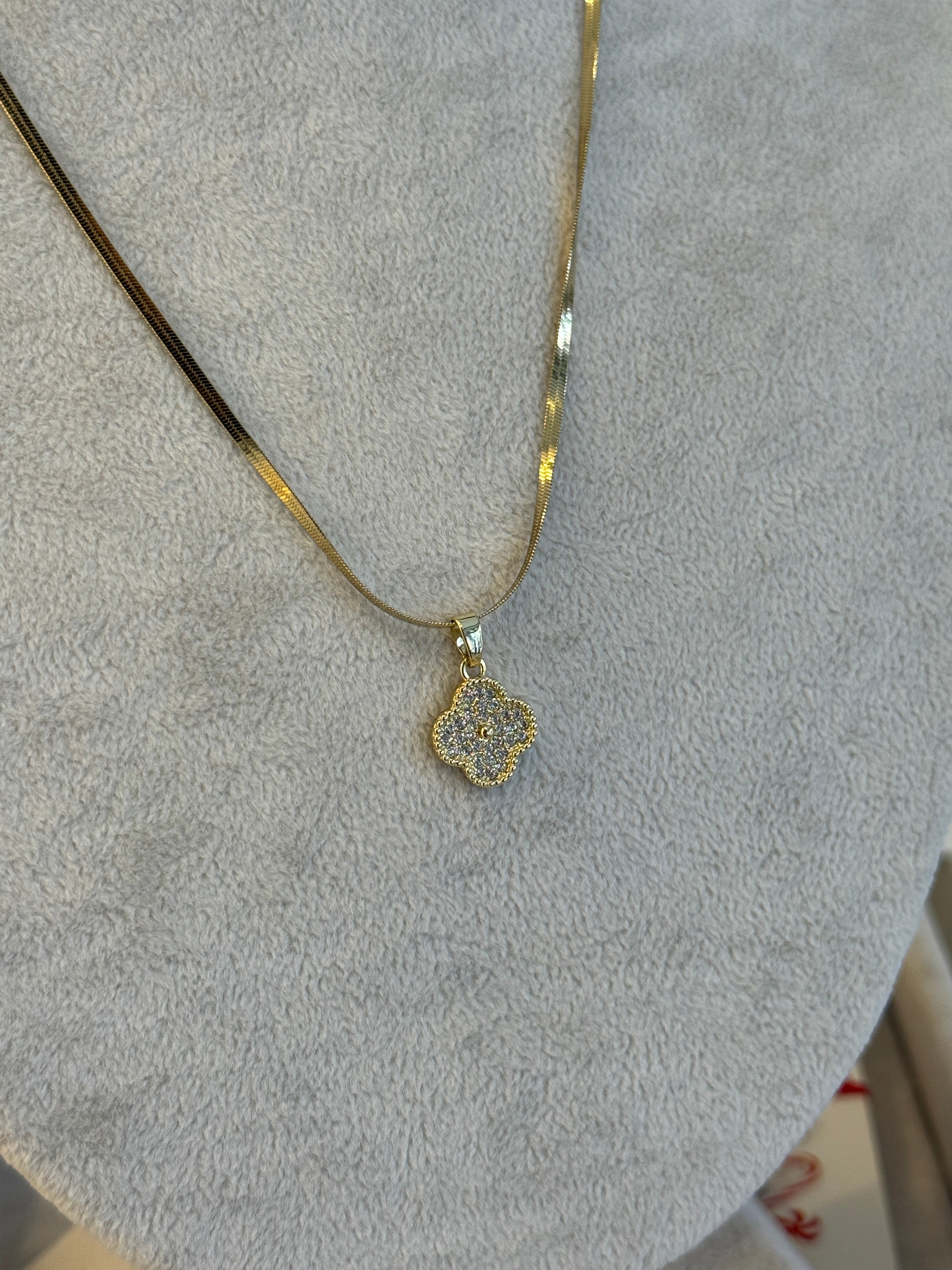 Çelik Taşlı Gold Van Cleef Kolye