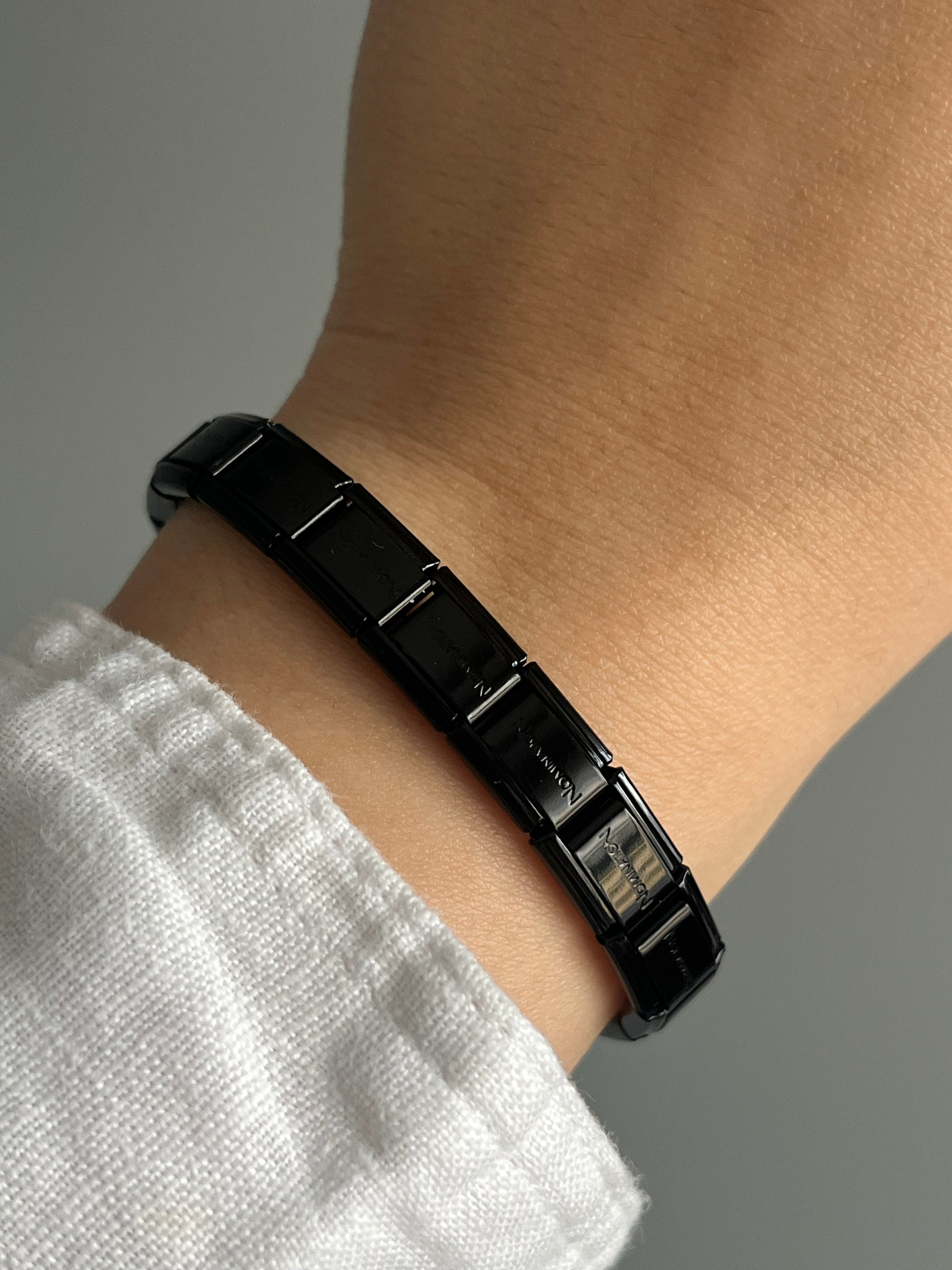 Çelik Siyah Nomi Bileklik