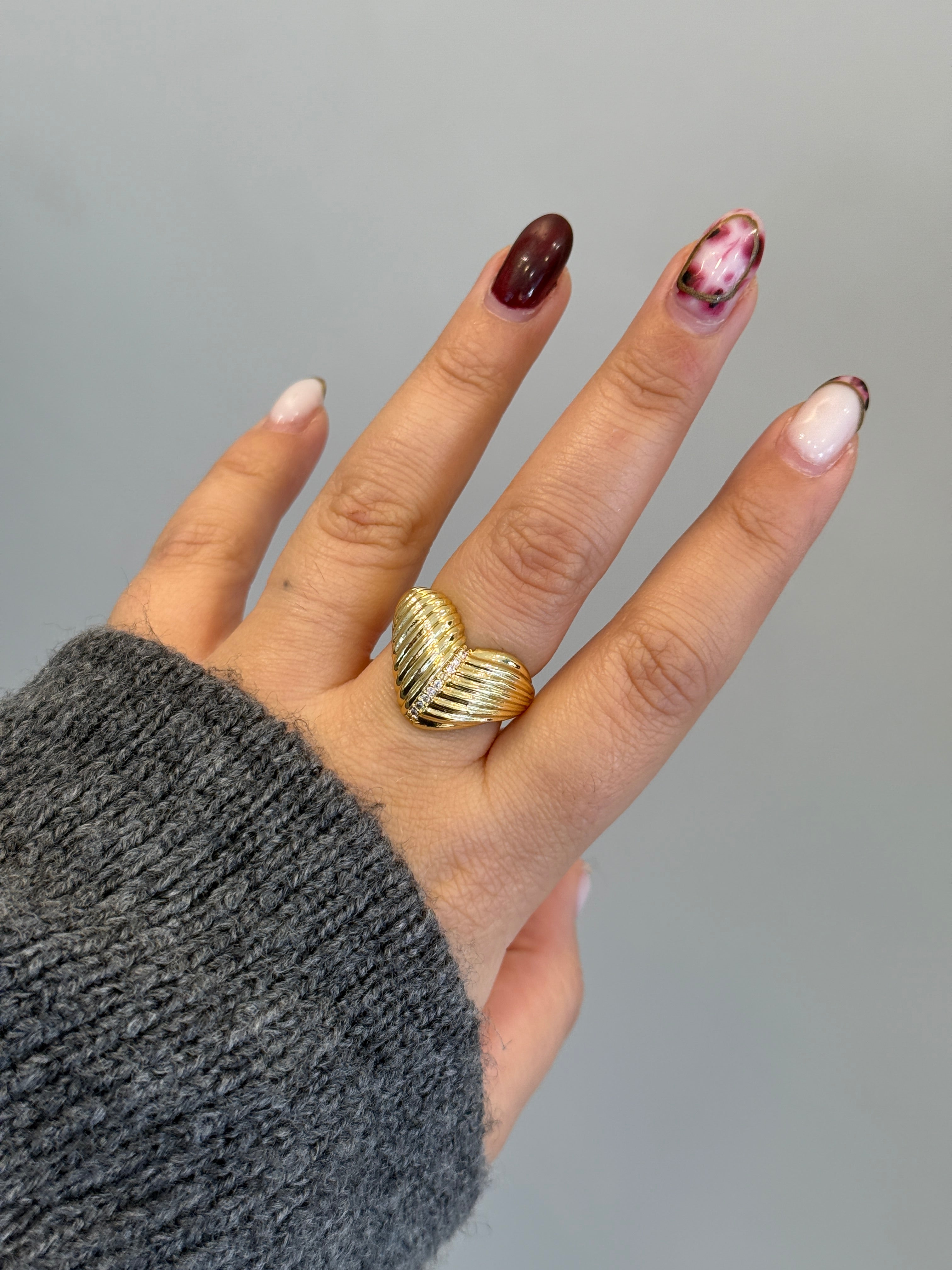 Gold Ayarlanabilir Taşlı Üçgen Yüzük