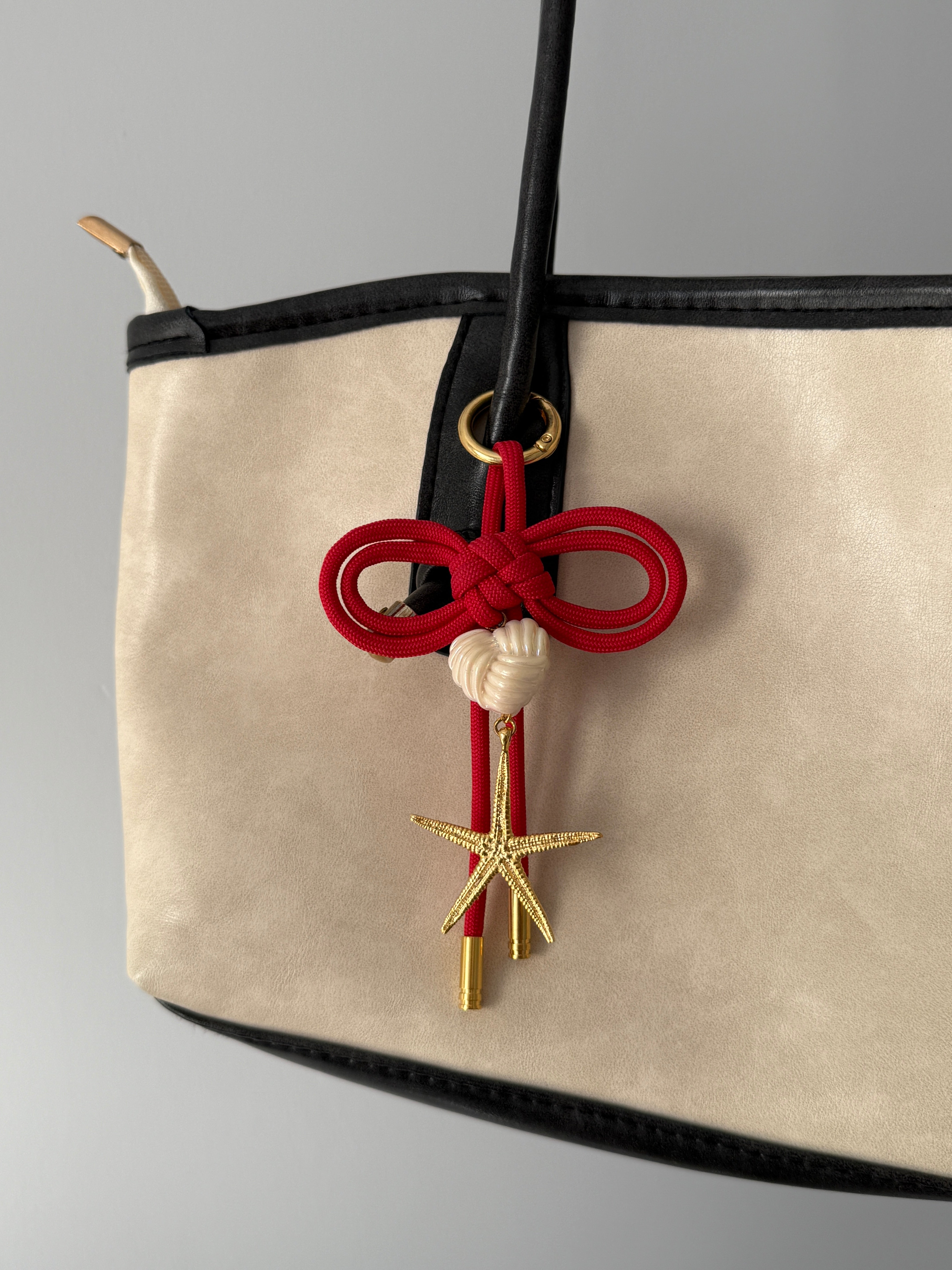 Yıldız Ve Kalpli Kırmızı Çanta Charm