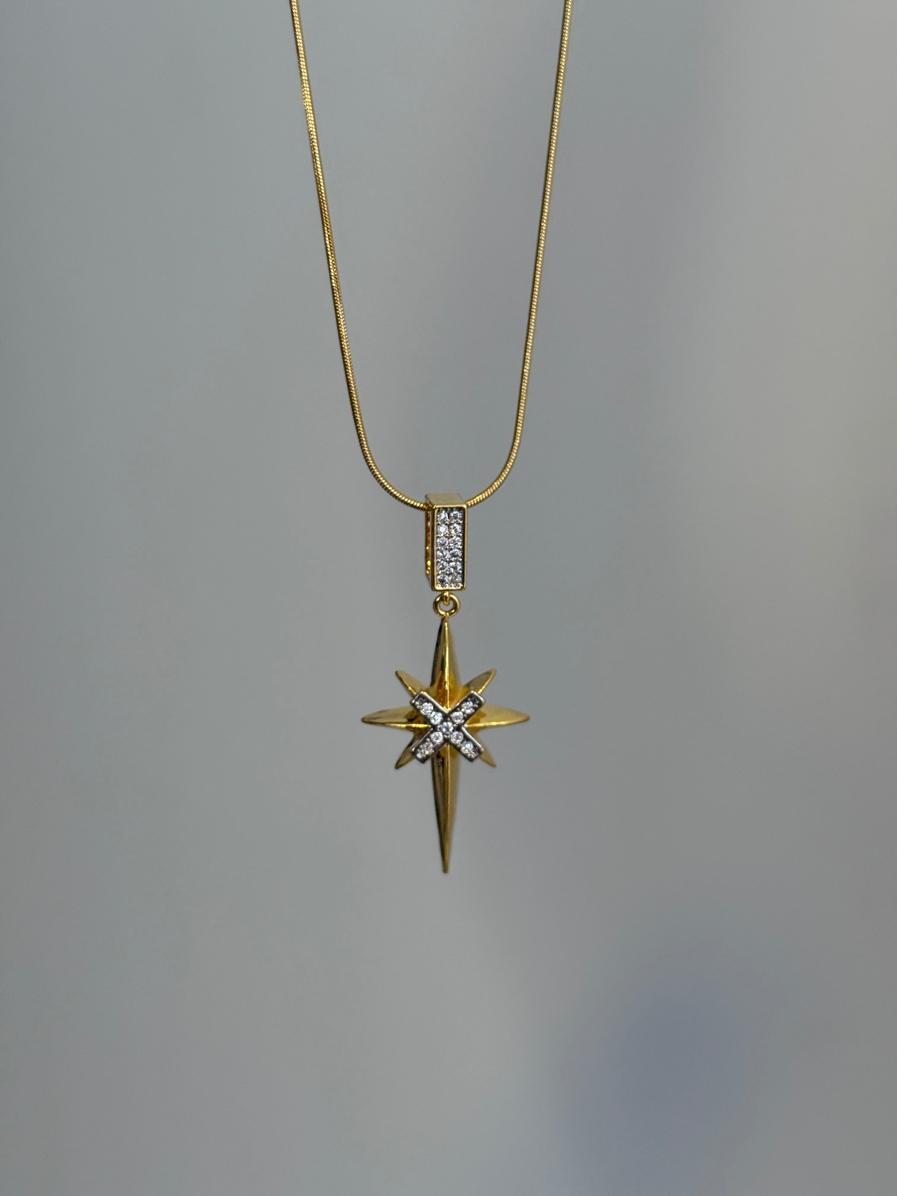 Çelik Gold Silver Taşlı Kutup Yıldızı Kolye