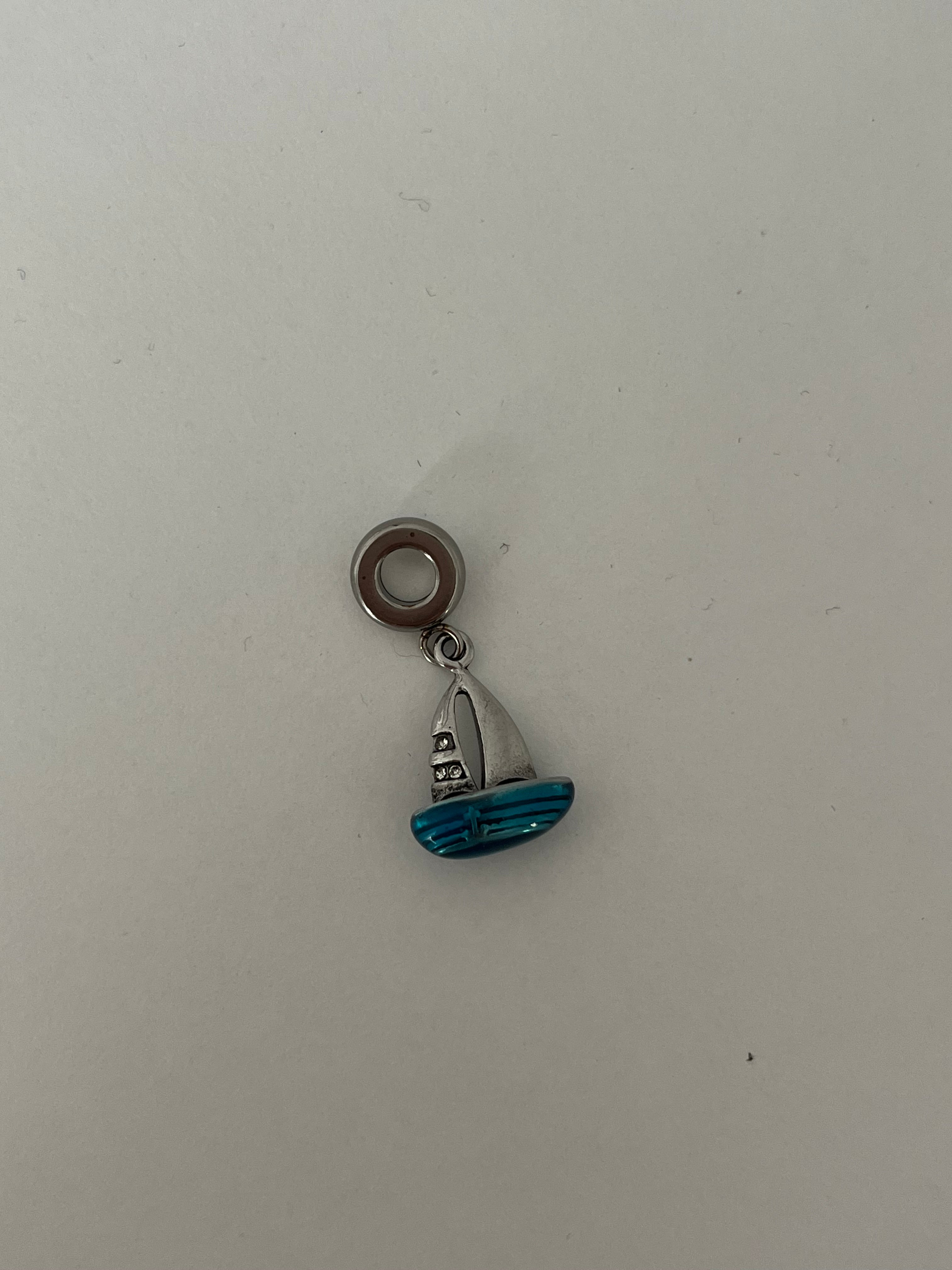 Çelik Yelken Charm
