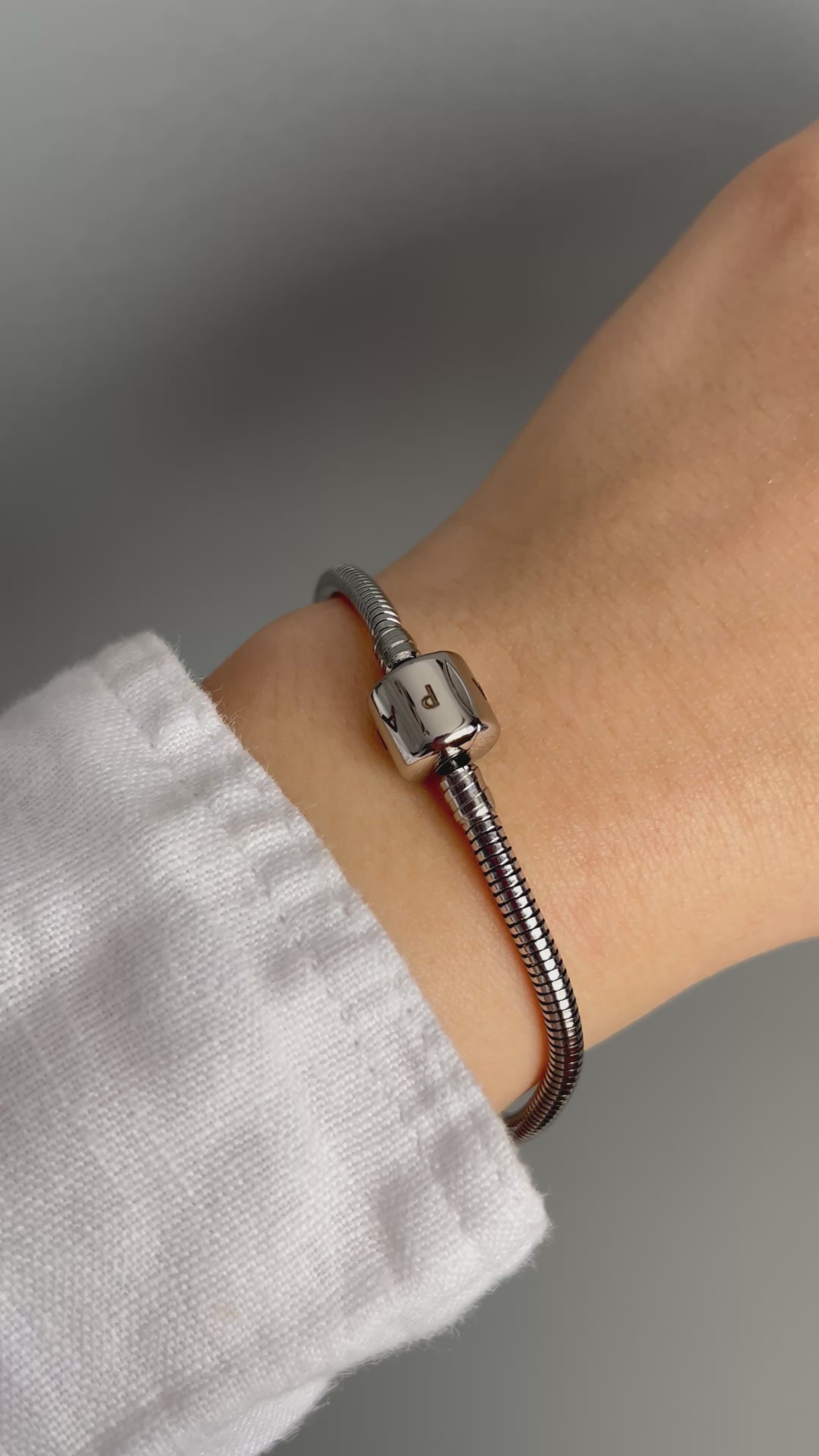 Çelik PNDR Elips Model Charm Bileklik